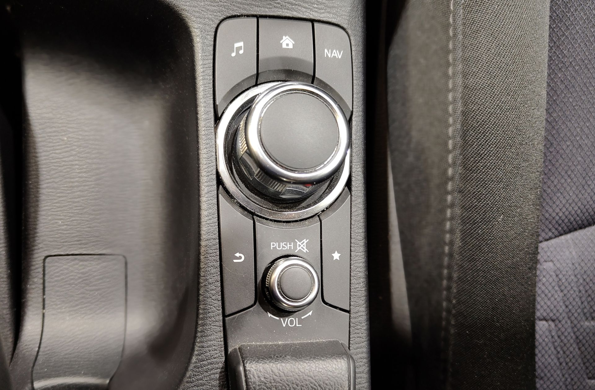 Mazda2 1.5 GE Style+ - foto 28