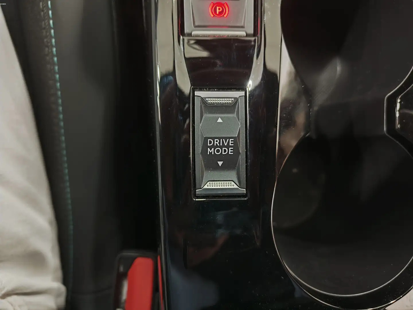 Foto Peugeot 2008 Peugeot 2008 PureTech 100 S&S Allure Pack (100 CV)