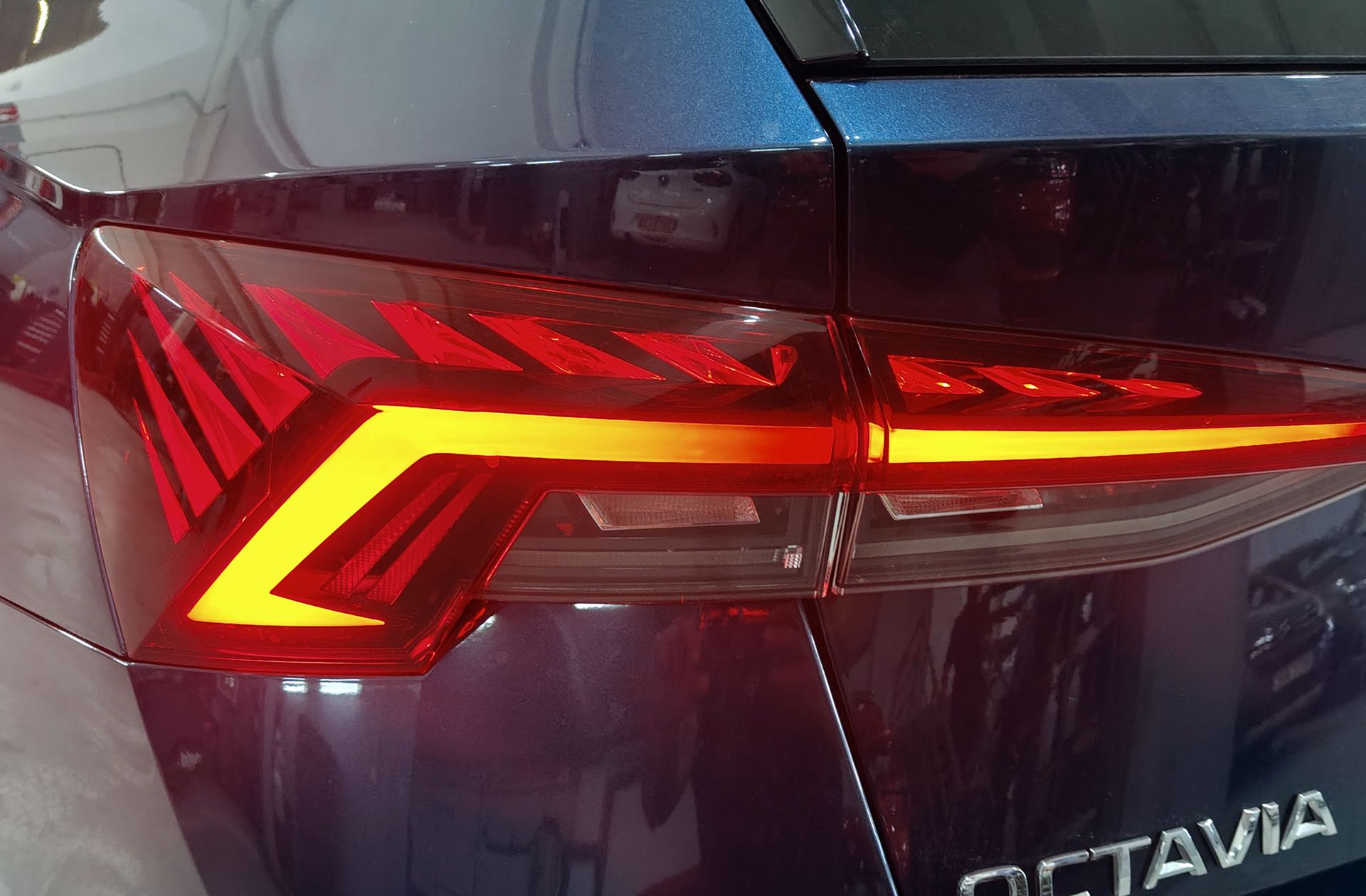 Škoda Octavia Combi 2.0 TDI Ambition - foto 16