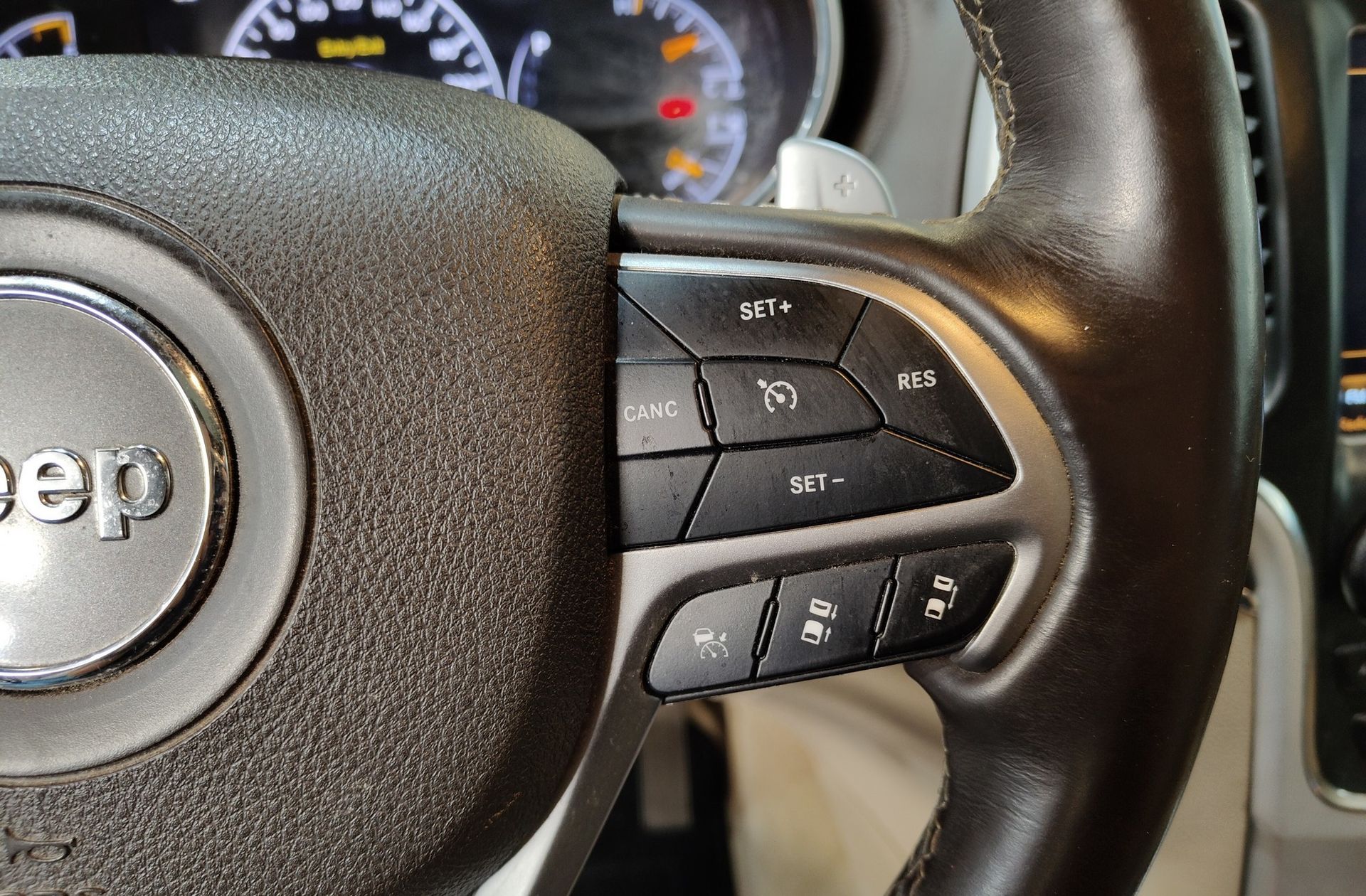 Jeep Grand Cherokee 3.0 CRD V6 Overland - foto 37