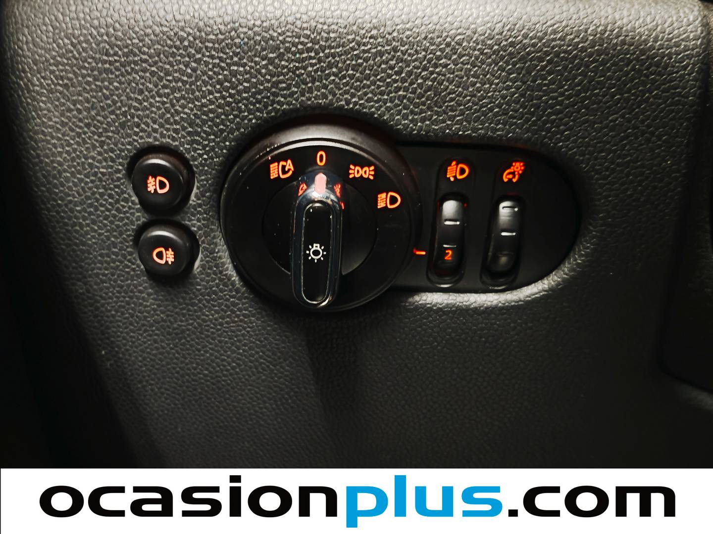 Equipamiento del Mini MINI Mini MINI Cooper 5 Puertas 5 Puertas D (116 CV)