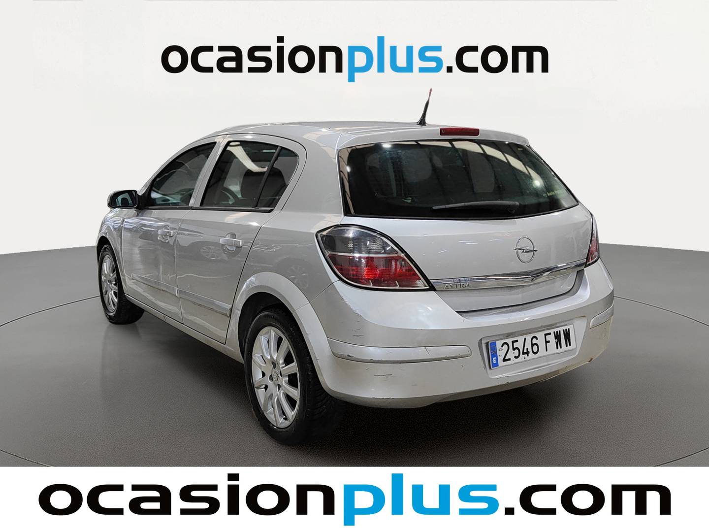 Foto trasera Opel Astra Opel Astra 1.4 Enjoy  (90 CV) derecha