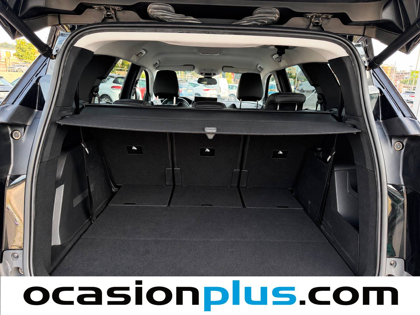Foto Peugeot 5008 Peugeot 5008 BlueHDI 180 S&S Allure Pack EAT8 (180 CV) 7 Plazas siete plazas