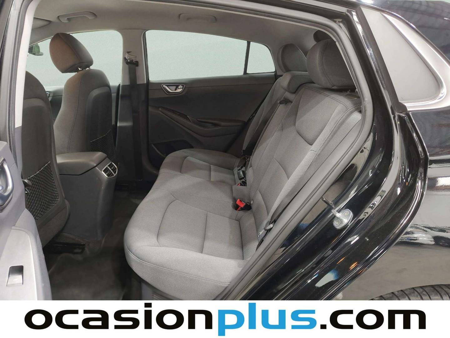 Foto asientos traseros Hyundai IONIQ Hyundai Ioniq 1.6 GDI HEV Tecno DCT (141 CV)