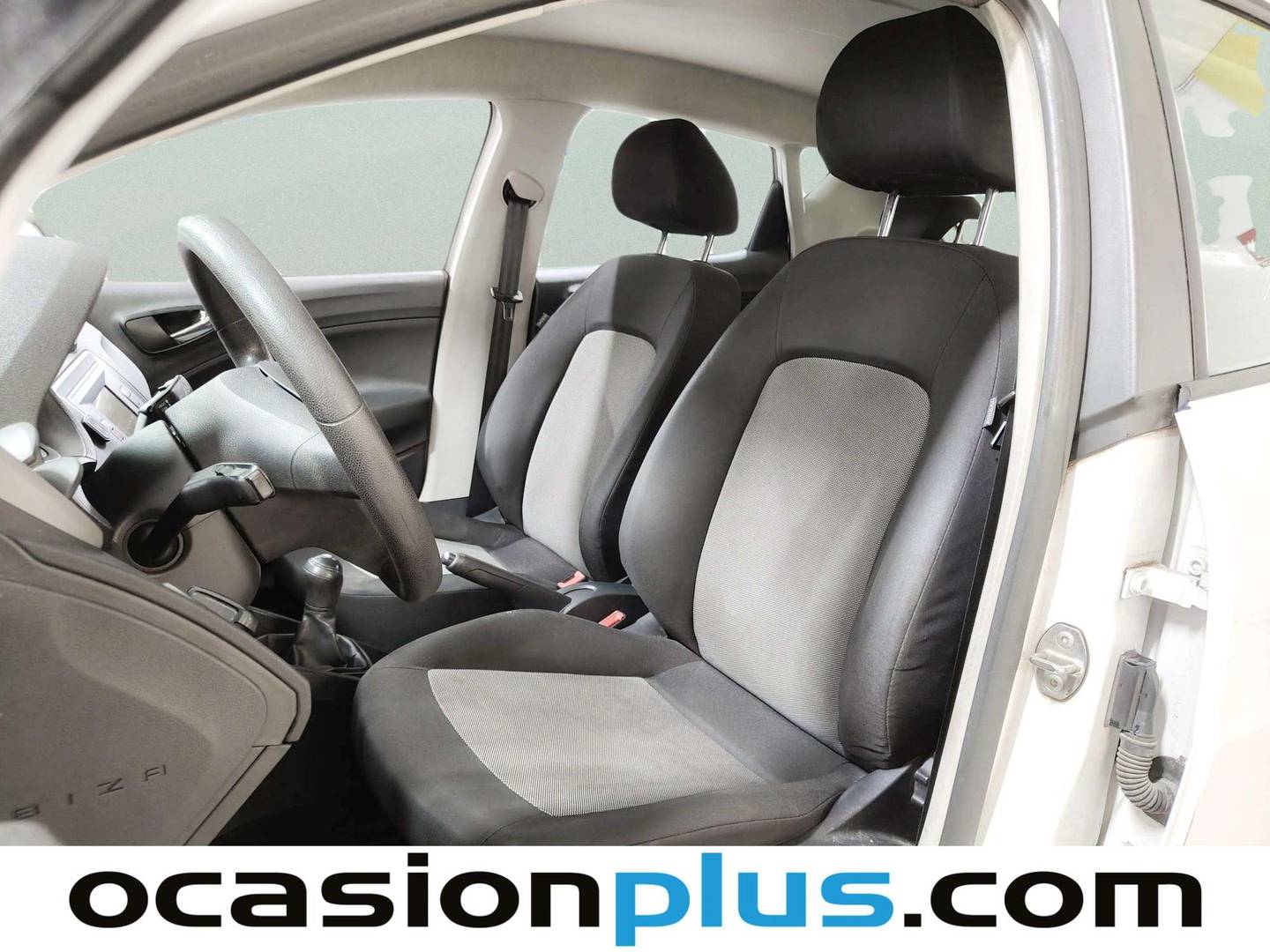Foto asientos delanteros Seat Ibiza Seat Ibiza 1.0 Reference (75 CV)