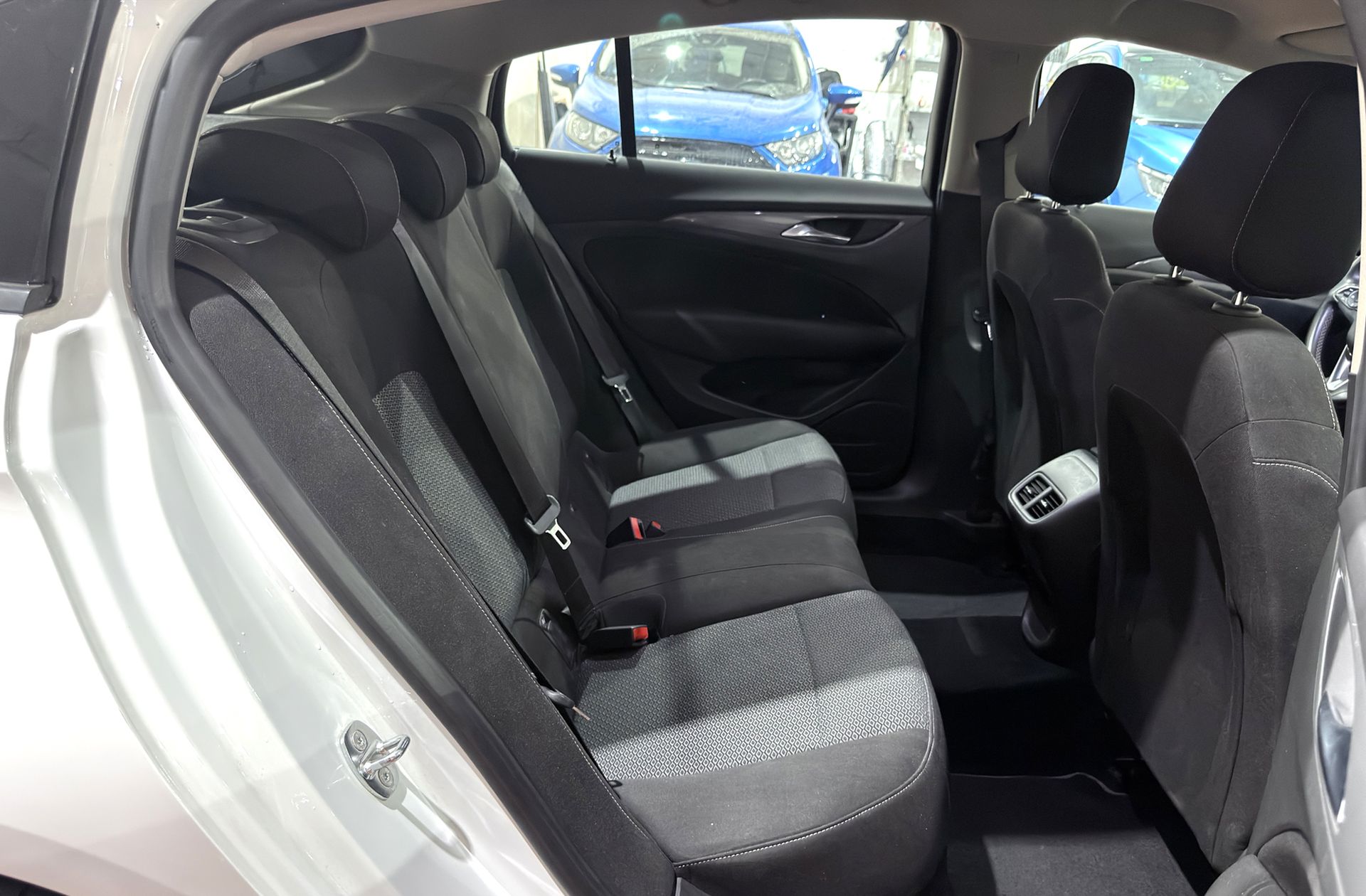 Opel Insignia GS 1.6 CDTI Turbo D Selective - foto 16