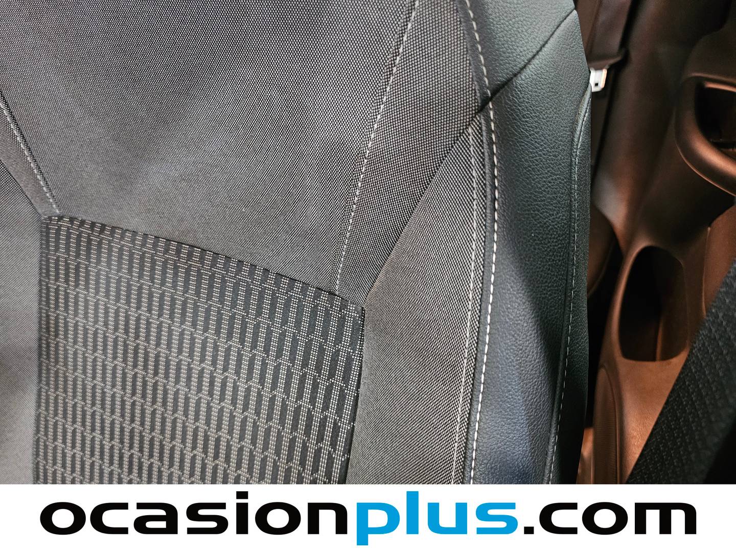 Foto Opel Astra Opel Astra 1.5D DVH Design & Tech (122 CV)