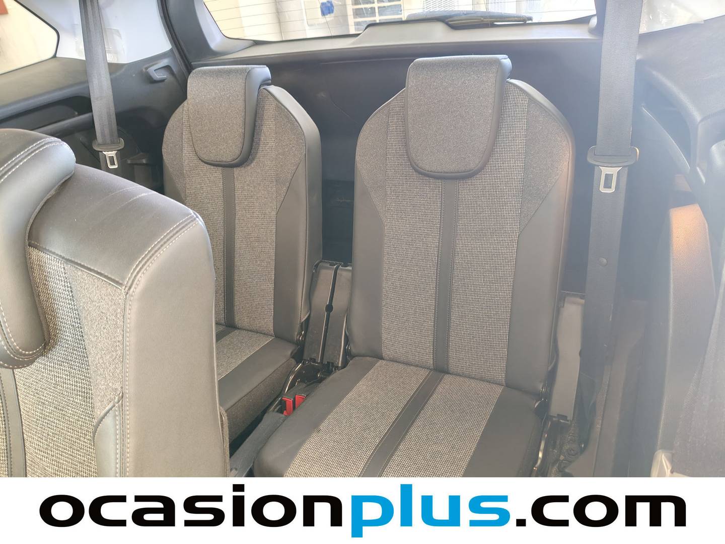 Foto asientos delanteros Peugeot 5008 Peugeot 5008 BlueHDi 130 S&S Allure EAT8 (130 CV) 7 Plazas
