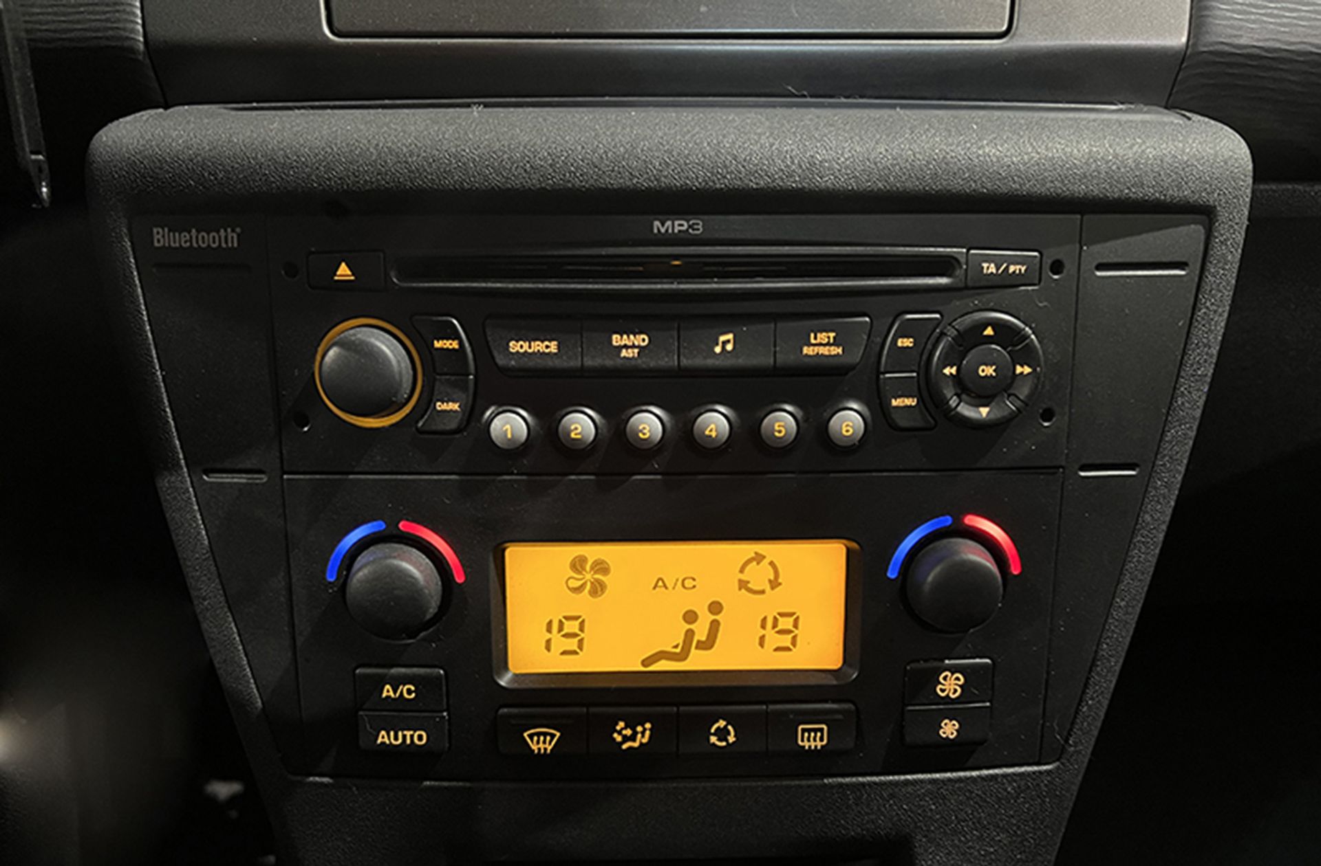 Citroën C4 1.6 HDi Cool CMP - foto 25