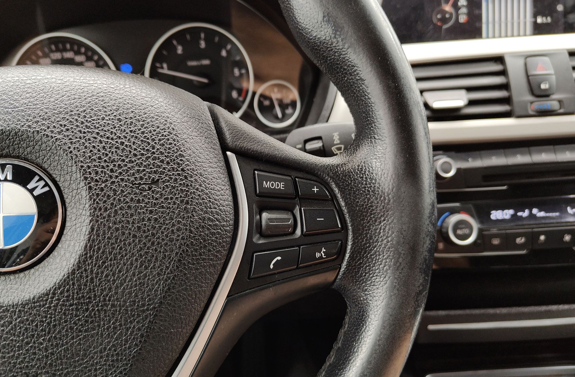 BMW Serie 3 318d - foto 27