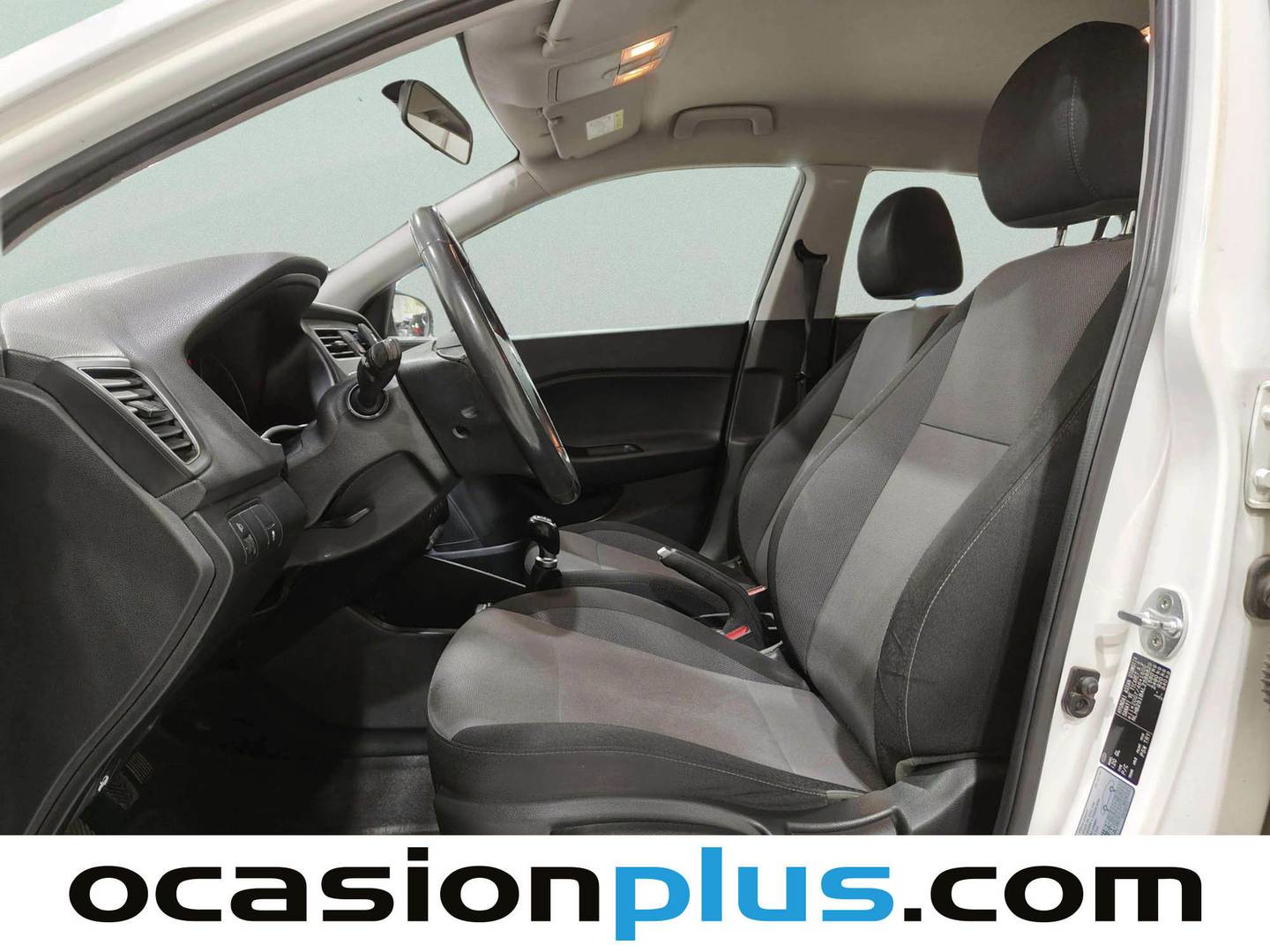 Foto asientos delanteros Hyundai i20 Hyundai i20 1.2 MPI Essence LE (75 CV)