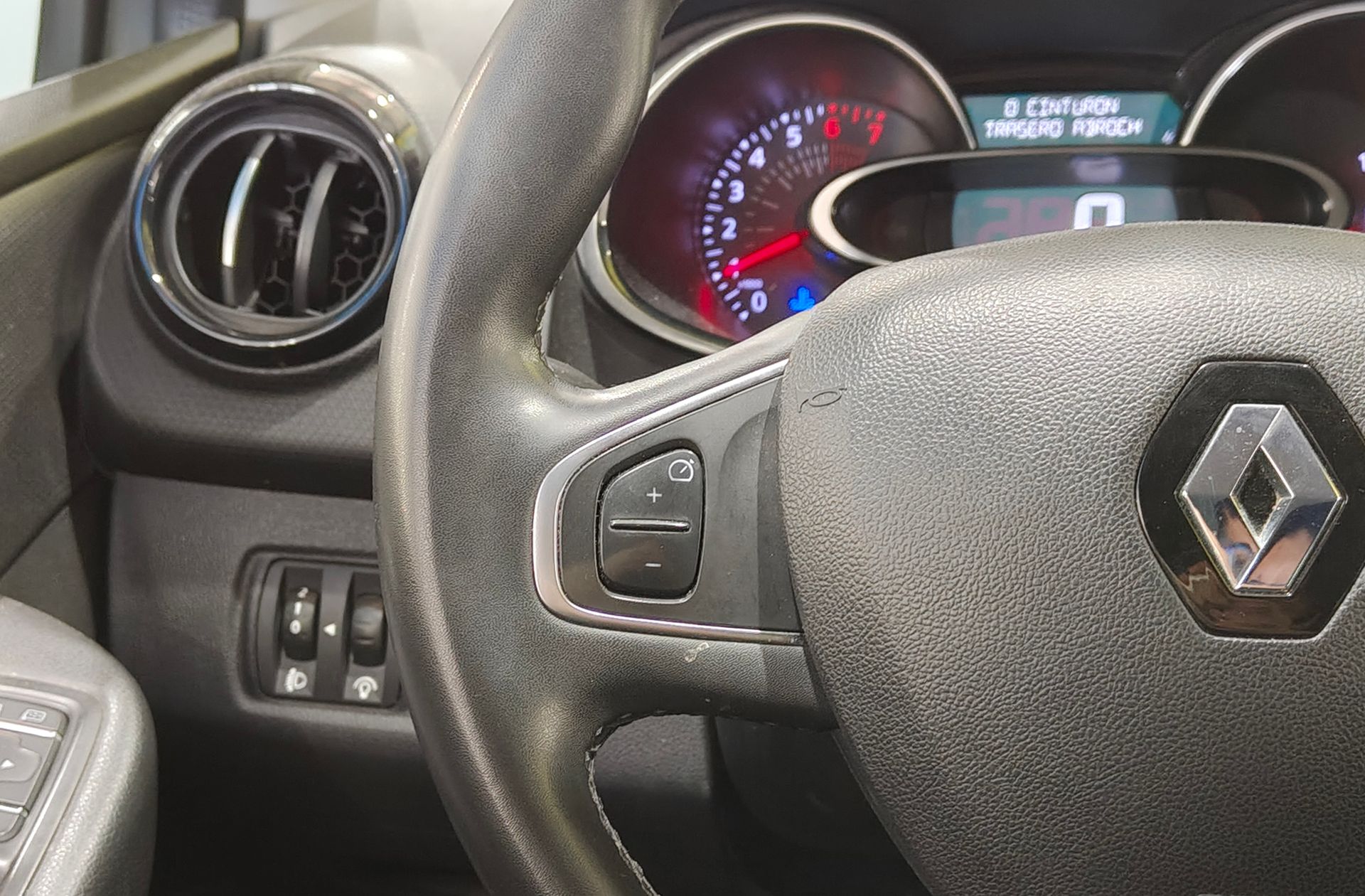 Renault Clio Limited TCe - foto 23