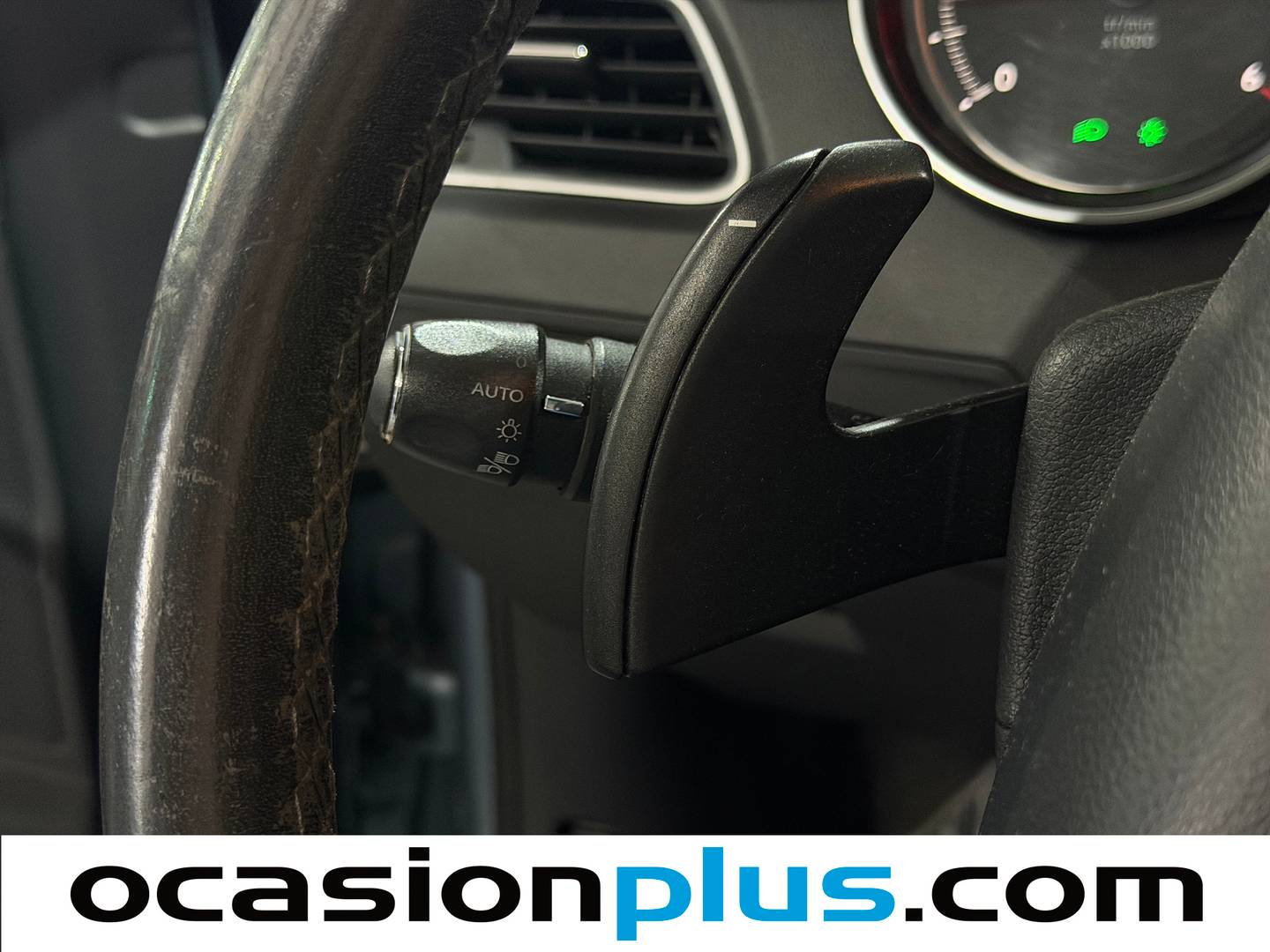 Equipamiento del Peugeot 508 Peugeot 508 SW 1.6 e-HDI Active ETG6 (115 CV)