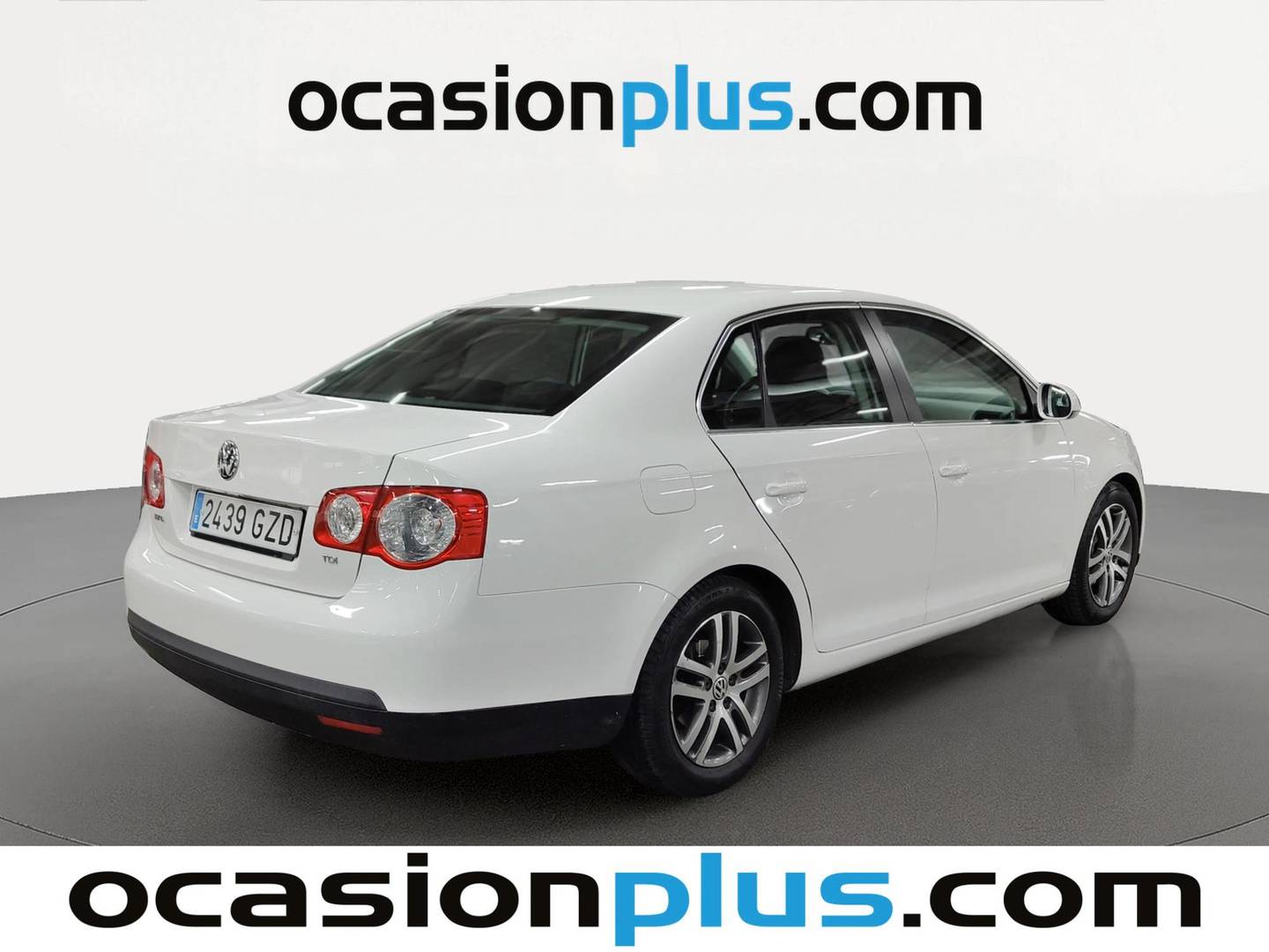 Foto trasera Volkswagen Jetta Volkswagen Jetta Highline 1.6 TDI  (105 CV) derecha