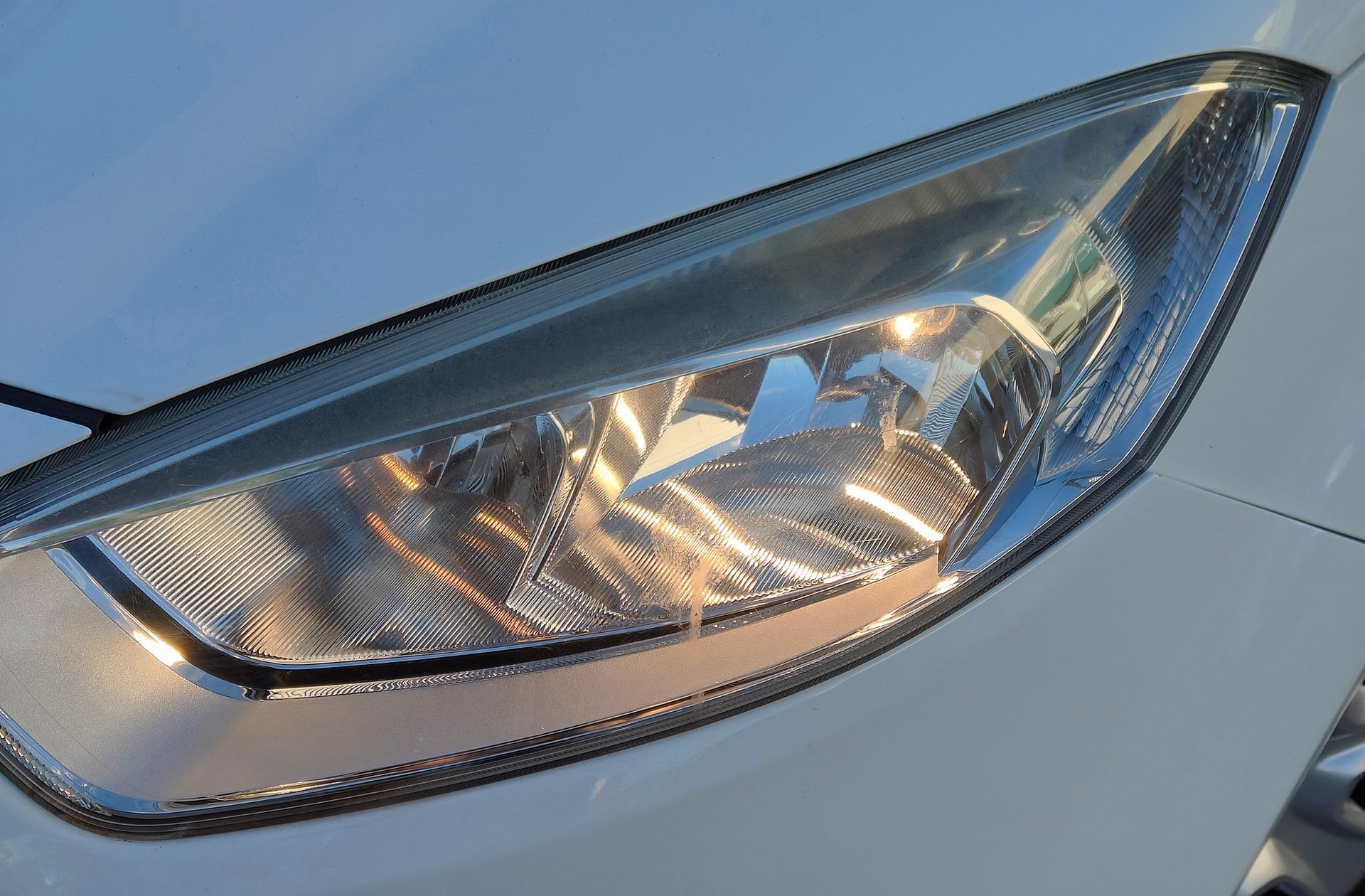 Ford Transit Furgon 1.5 TDCi Trend - foto 11
