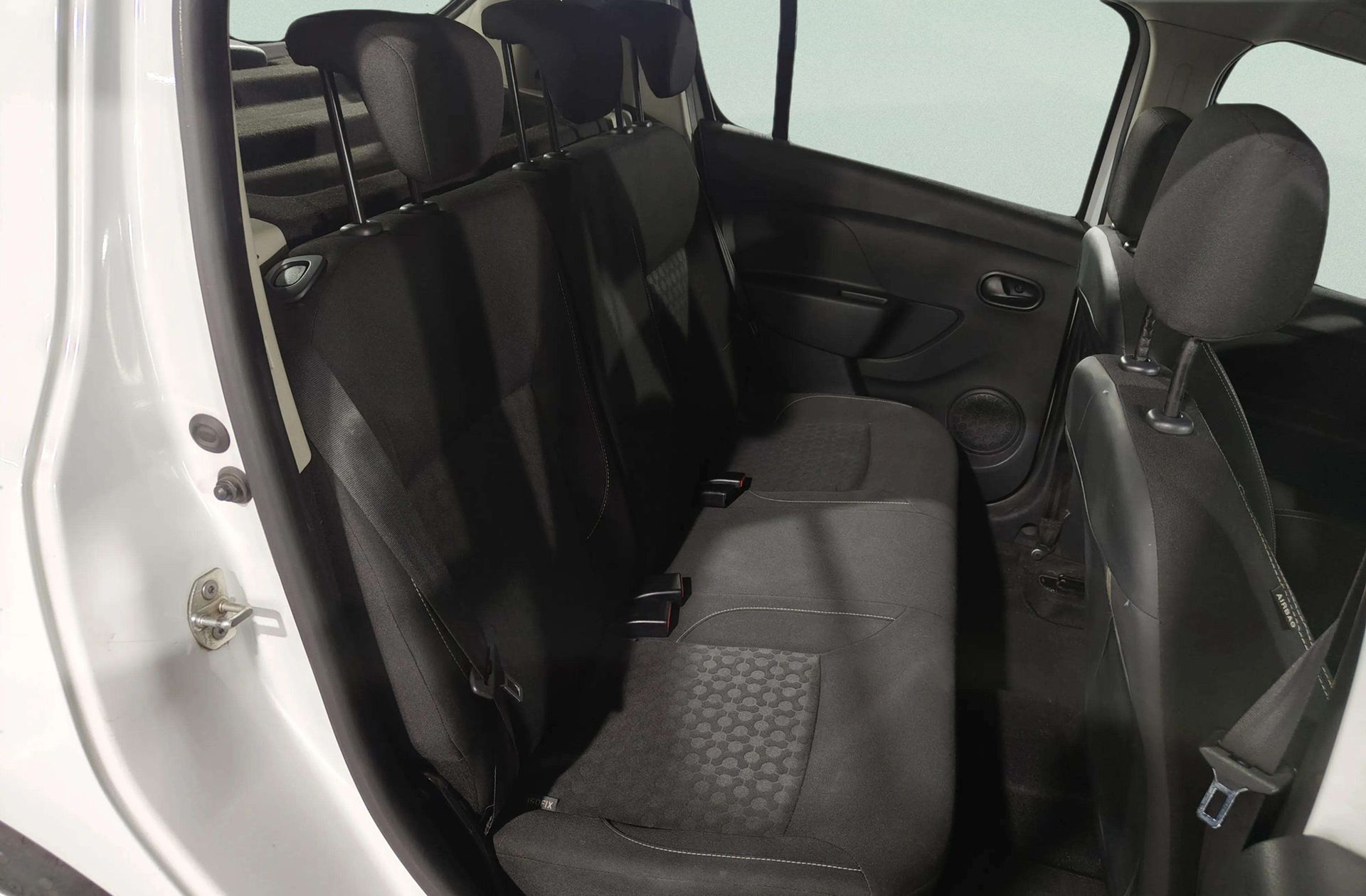 Dacia Sandero Laureate dCi - foto 14