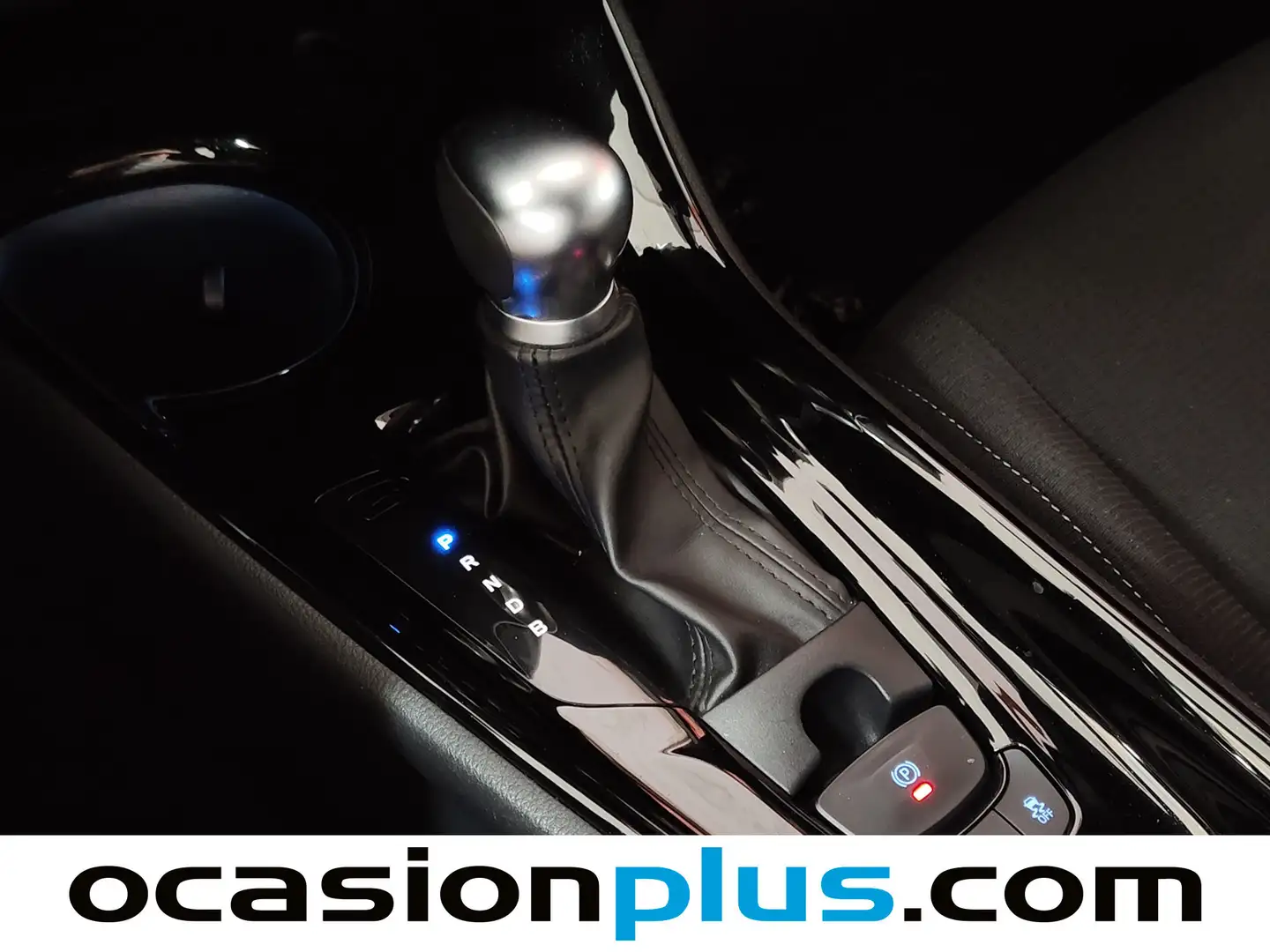 Foto Toyota C-HR Toyota C-HR 1.8 125H Advance  (122 CV)