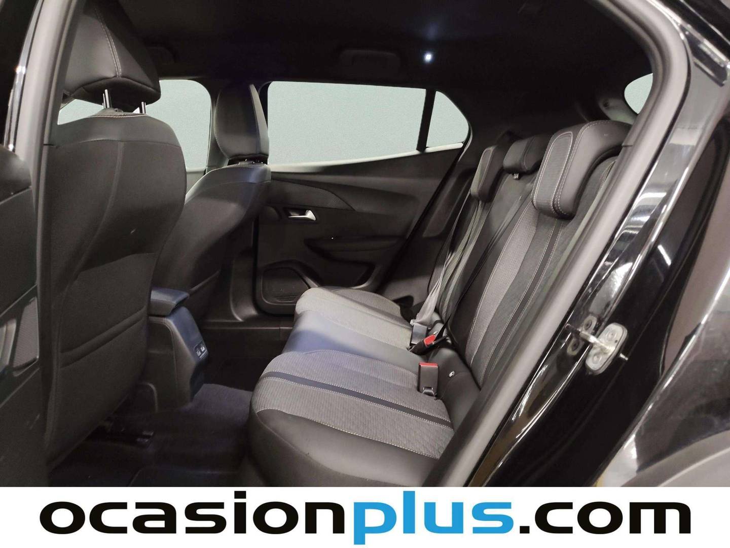 Foto asientos traseros Peugeot 2008 Peugeot 2008 Allure Hybrid eDCS6 (145 CV)