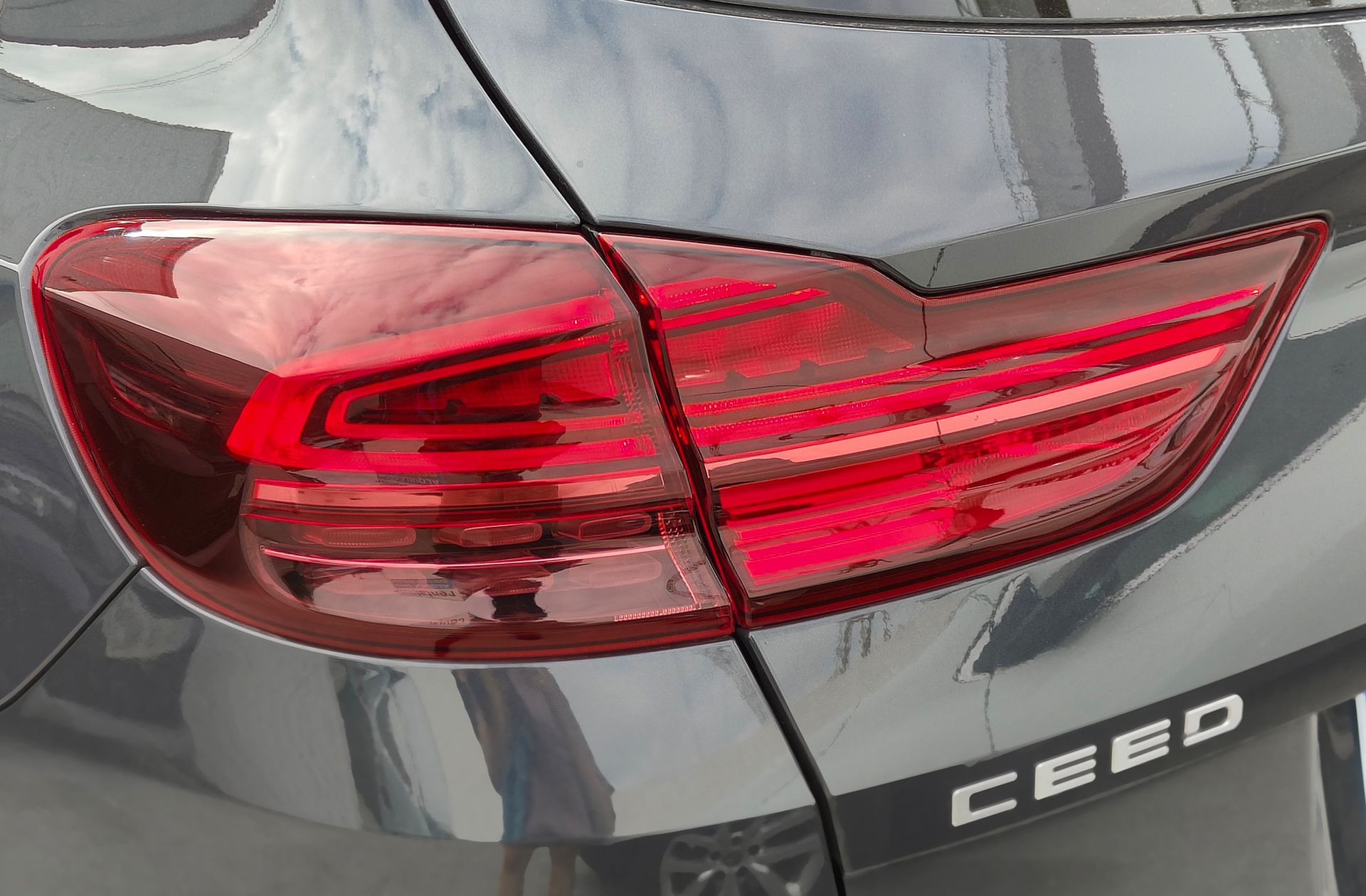 Kia Ceed 1.0 T-GDi Tech - foto 21