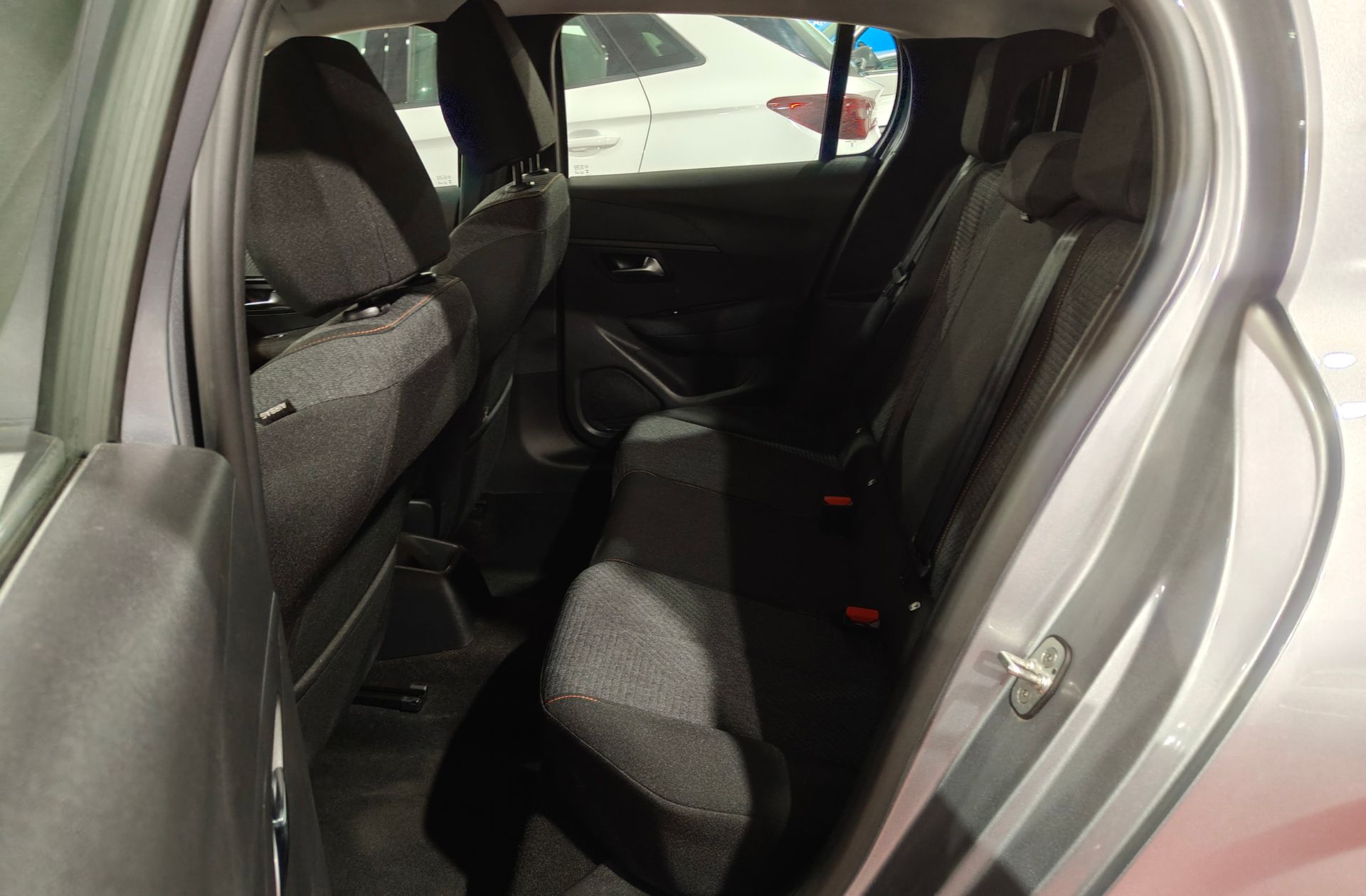 Peugeot 208 Style Hybrid 110 eDCS6 - foto 13