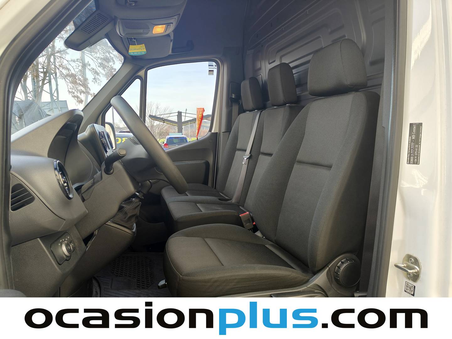 Foto asientos delanteros Mercedes Sprinter Mercedes-Benz Sprinter Furgón 315 CDI MEDIO 3.5T T. ALTO (150 CV)