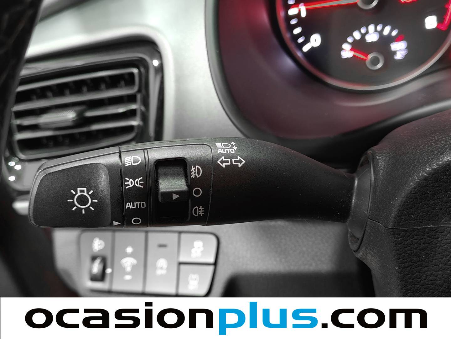 Foto KIA Stonic Kia Stonic 1.0 T-GDi MHEV Drive iMT (120 CV)