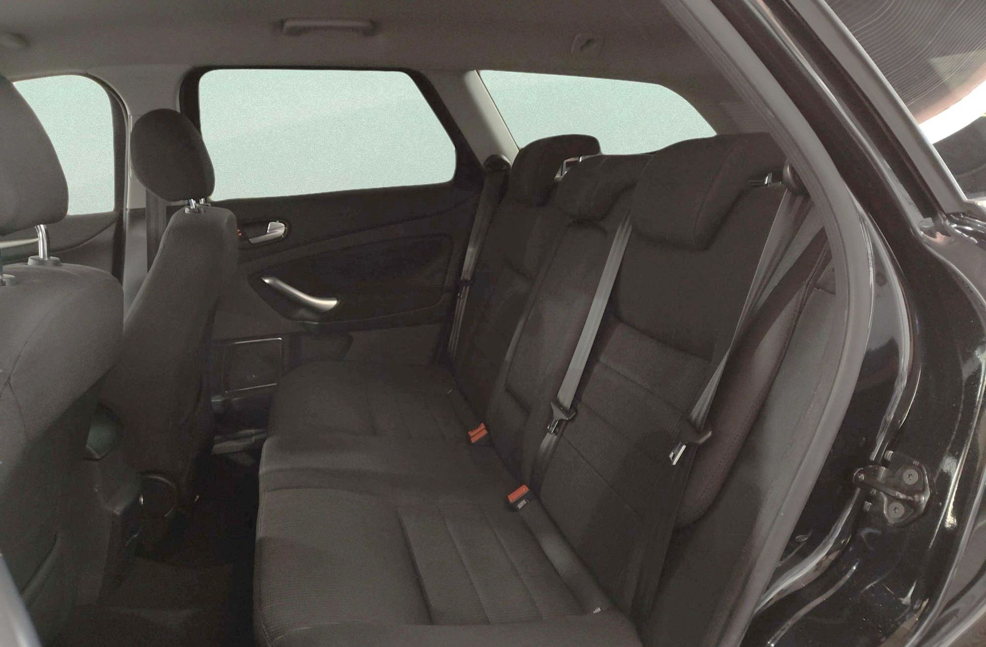 Ford Mondeo SportBreak 2.0 TDCi Titanium PowerShift - foto 10