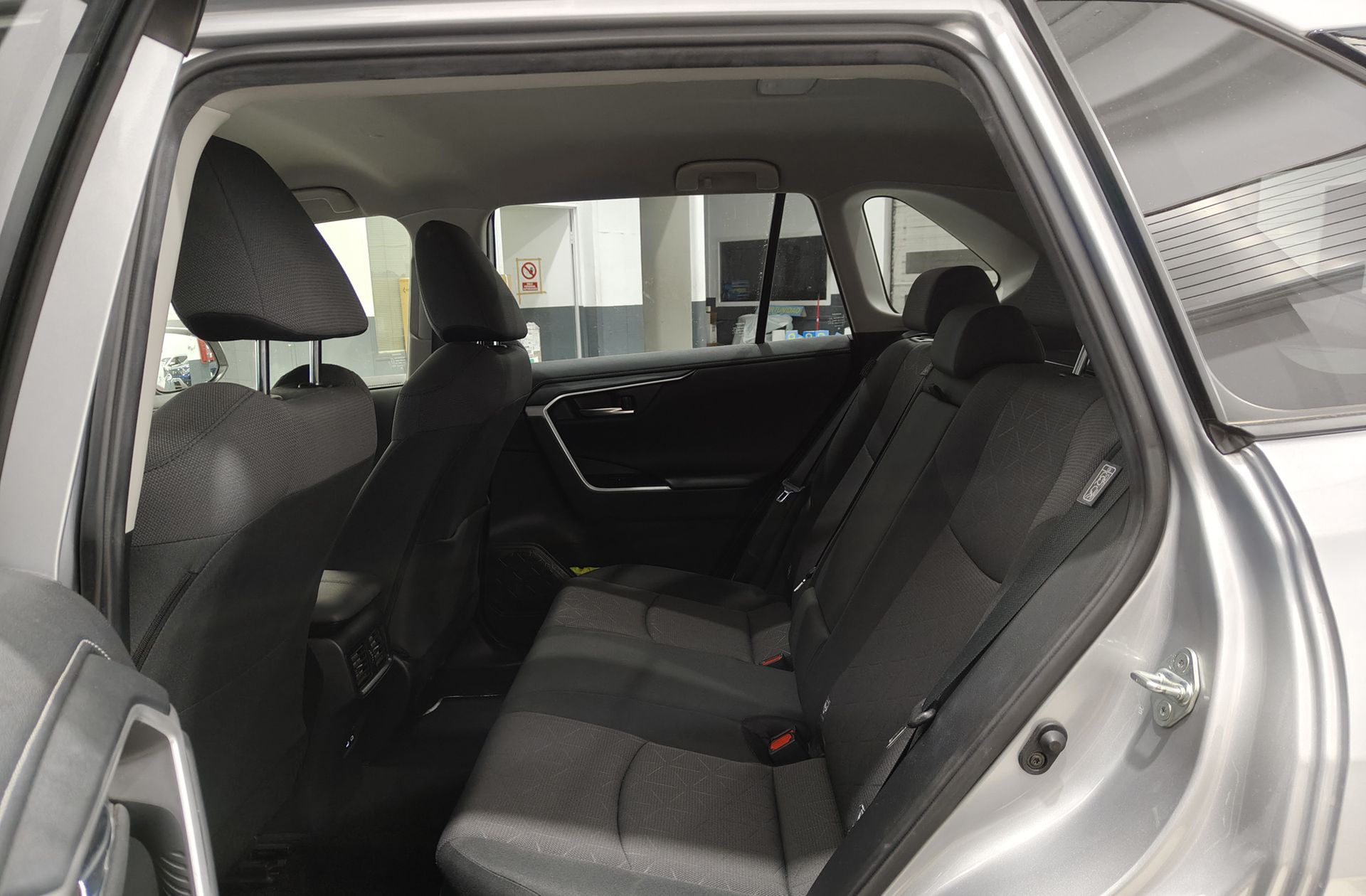 Toyota RAV4 2.5l hybrid Advance - foto 11