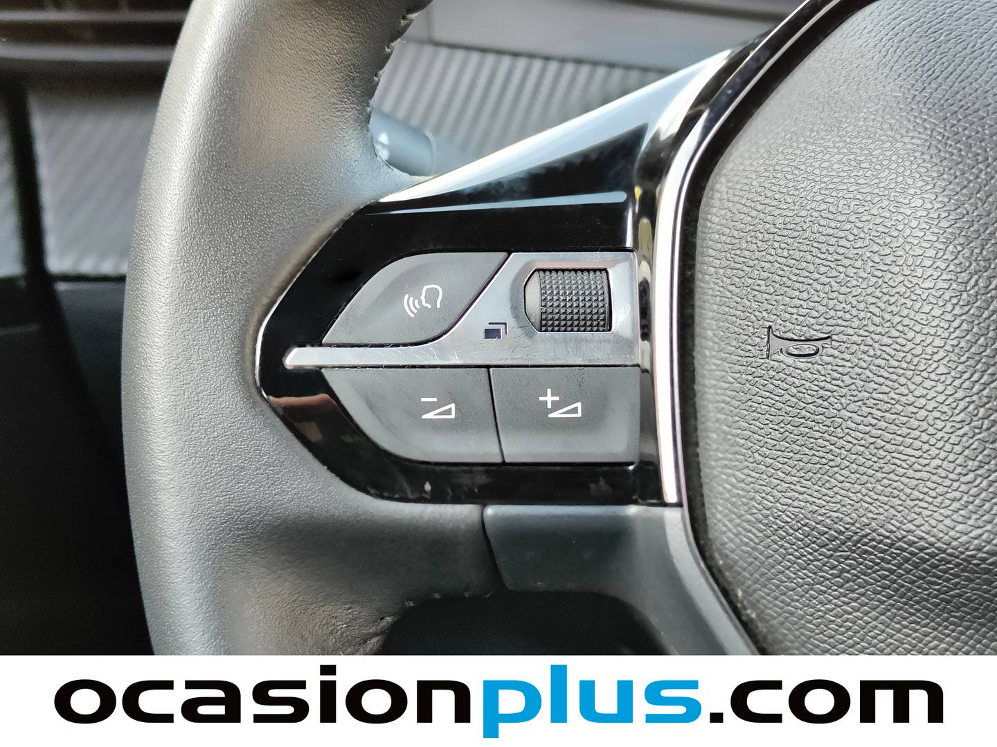 Peugeot 2008 Peugeot 2008 Allure Hybrid eDCS6 (145 CV) seminuevo