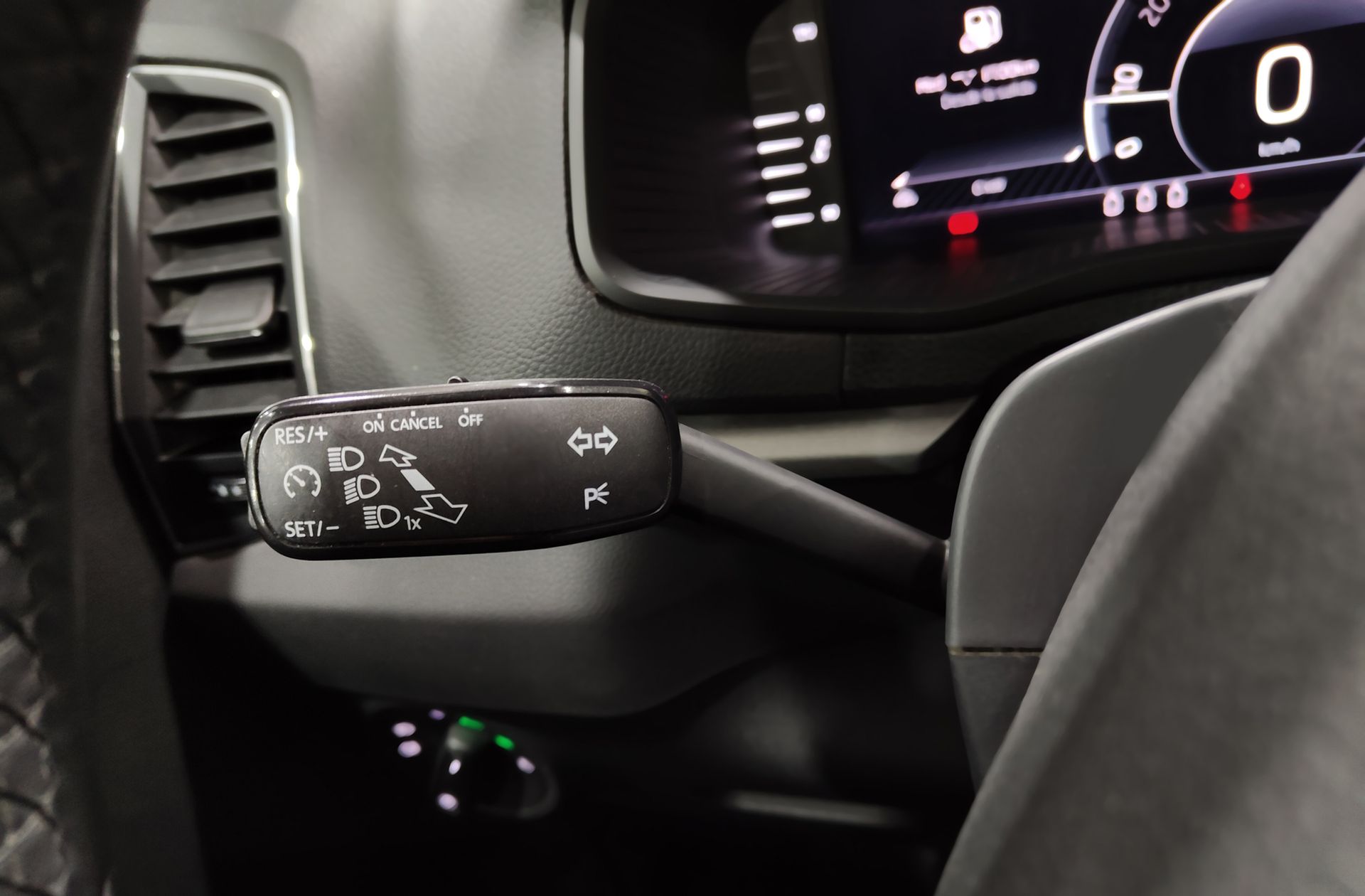 Škoda Karoq 1.6 TDI Ambition - foto 27