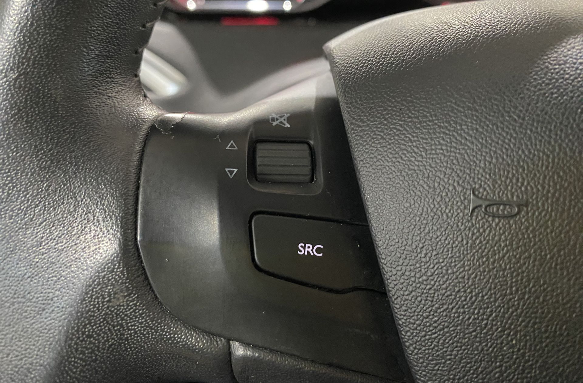 Peugeot 208 1.2L PureTech Style - foto 23