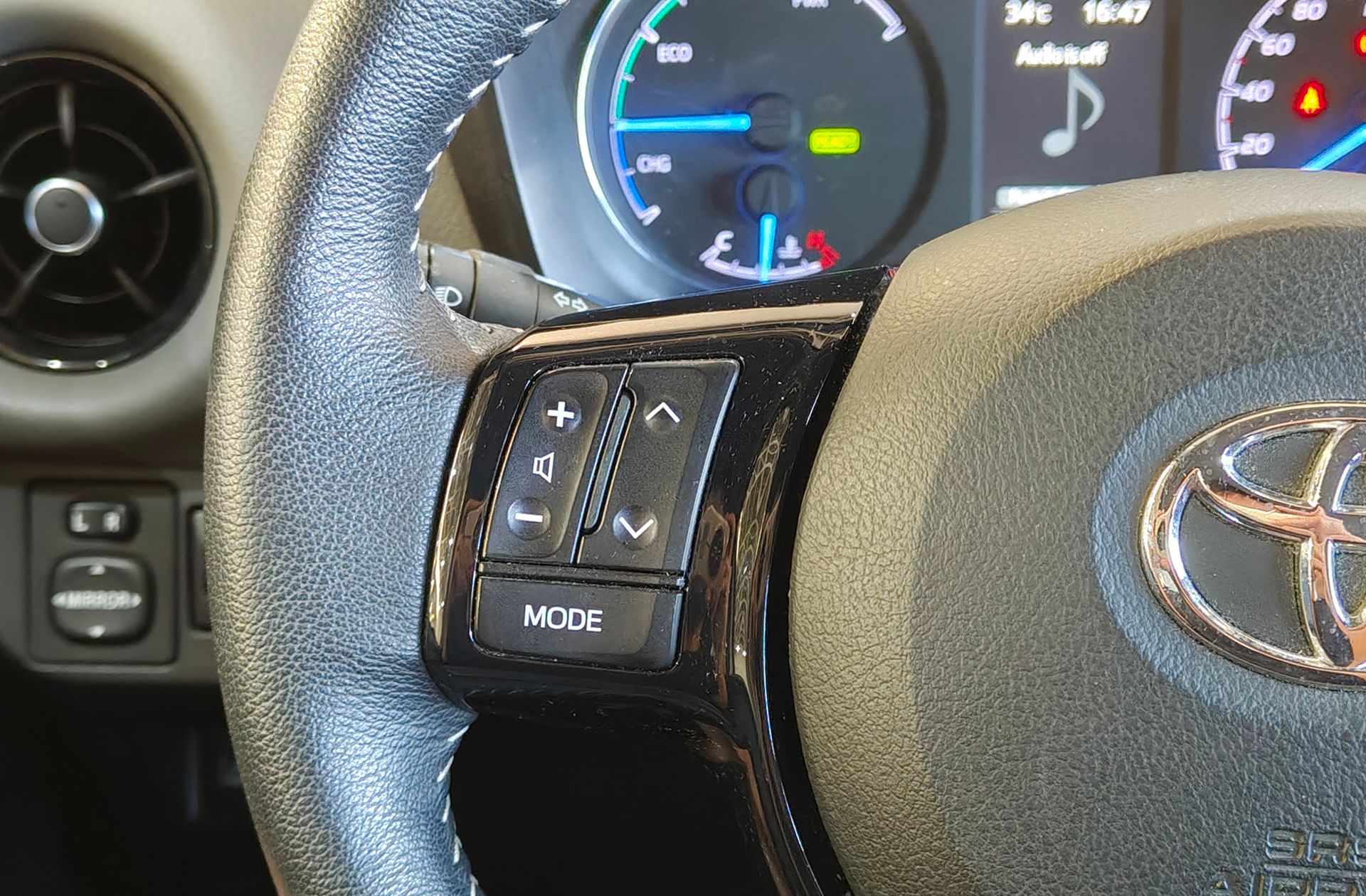 Toyota Yaris 1.5 Hybrid Active - foto 21