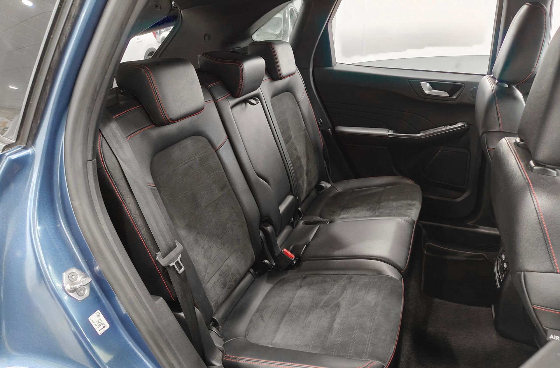 Ford Kuga 1.5T EcoBoost ST-Line X 4x2 - foto 21