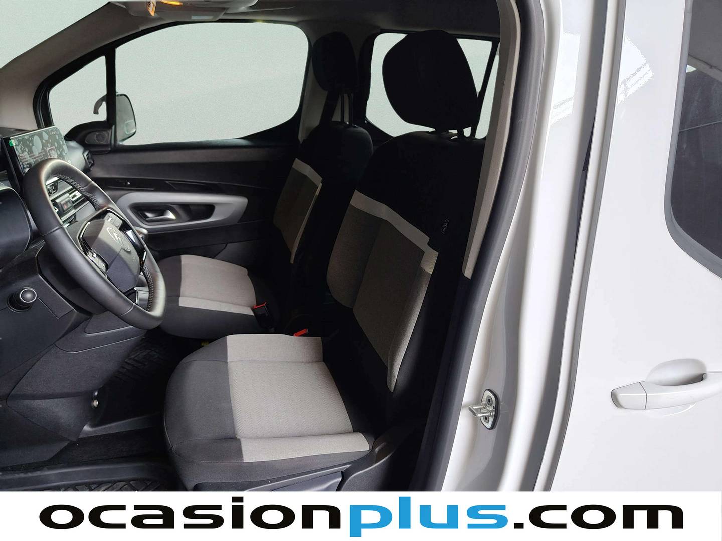 Foto asientos delanteros Citroën Berlingo Citroën Berlingo BlueHDi 100 S&S Plus Talla M (102 CV)