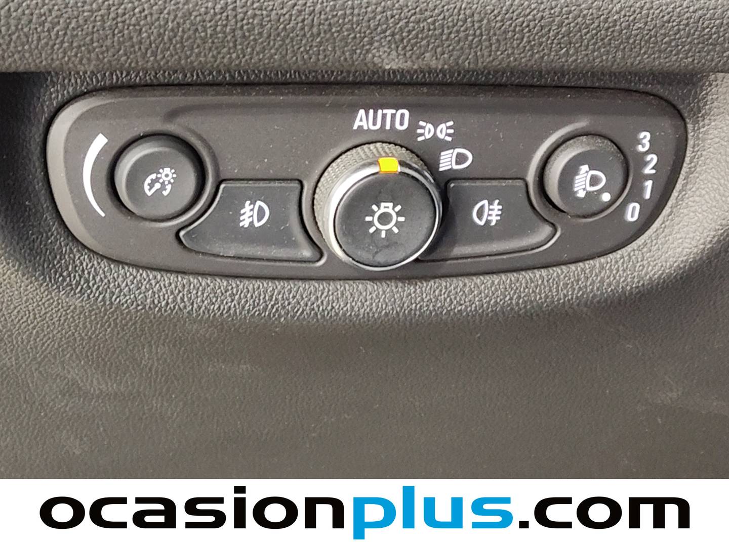 Foto Opel Insignia Opel Insignia Sports Tourer 1.5 D DVH Business Edition AT8 (122 CV)