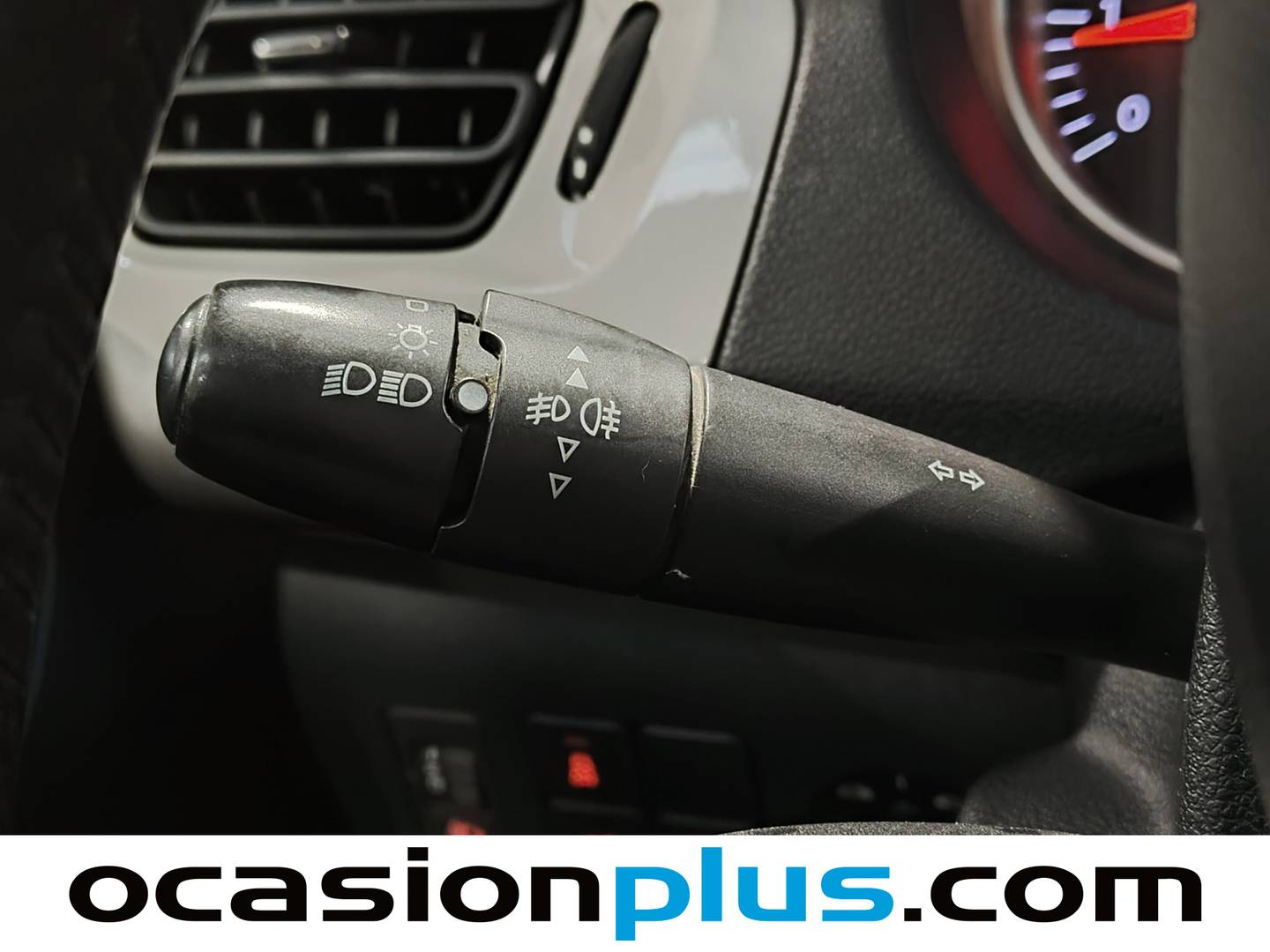 Foto Citroën C-Elysée Citroen C-Elysee BlueHDi 100 Exclusive (100 CV)