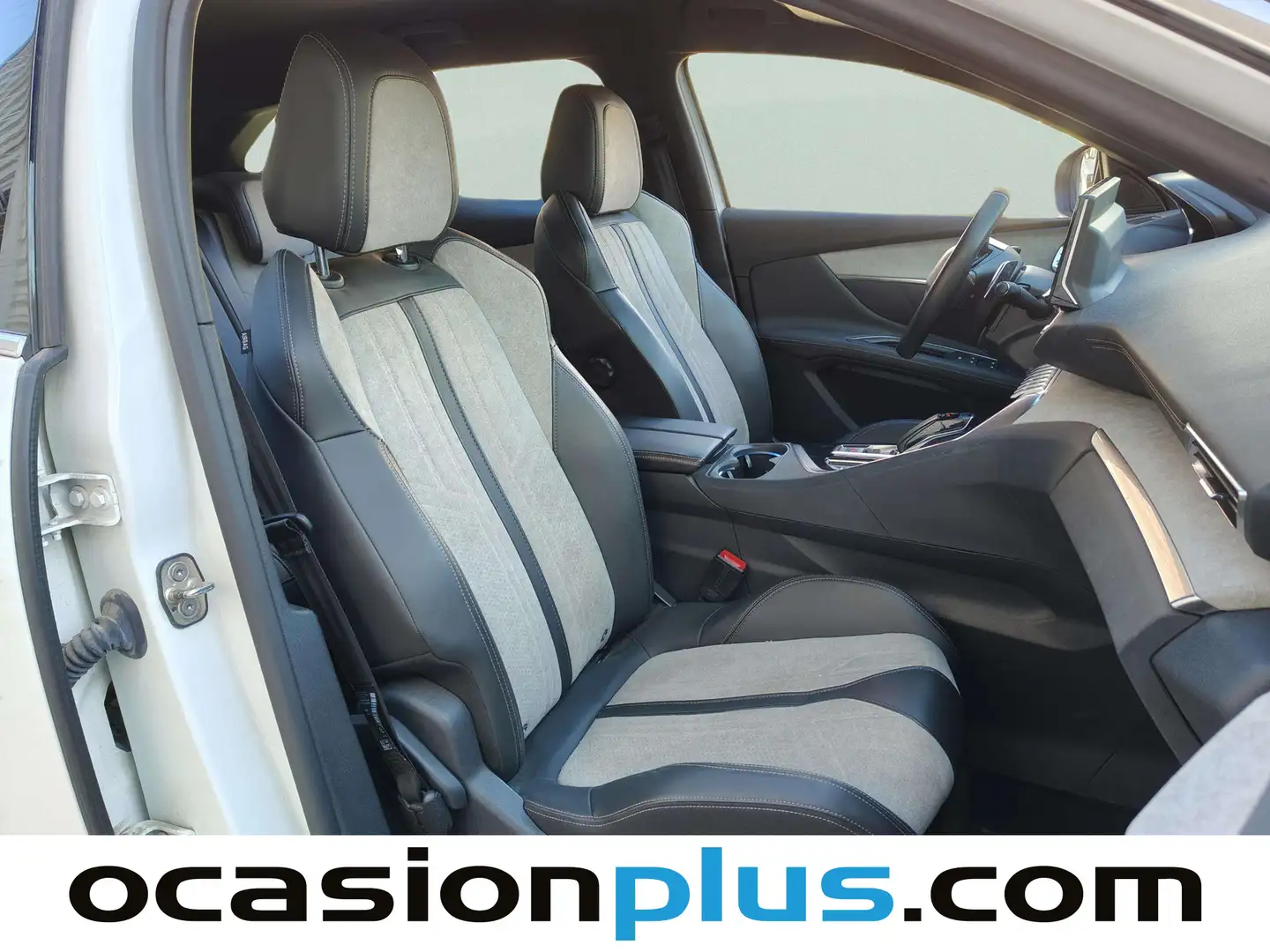 Foto Peugeot 3008 Hybrid Peugeot 3008 Hybrid 225 GT e-EAT8 (225 CV)