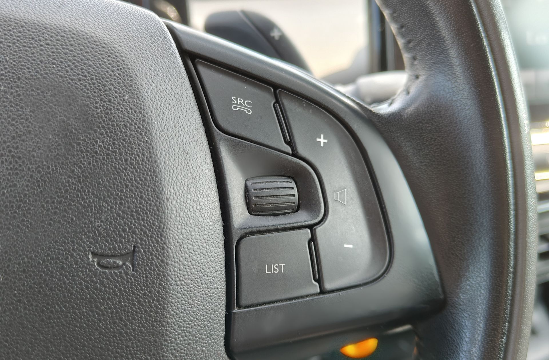Citroën C4 Cactus BlueHDi 100 Shine ETG6 - foto 26