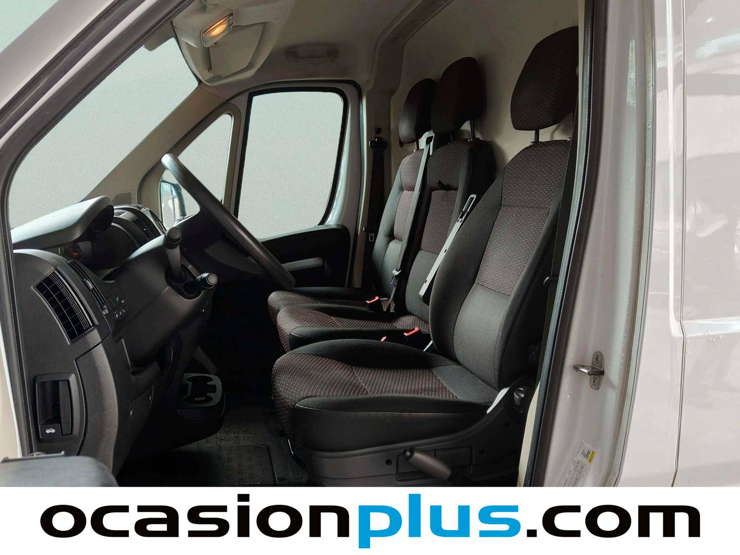 Foto asientos delanteros Peugeot Boxer Peugeot Boxer Furgon BlueHDi 140 S&S 335 L3H2 (140 CV)