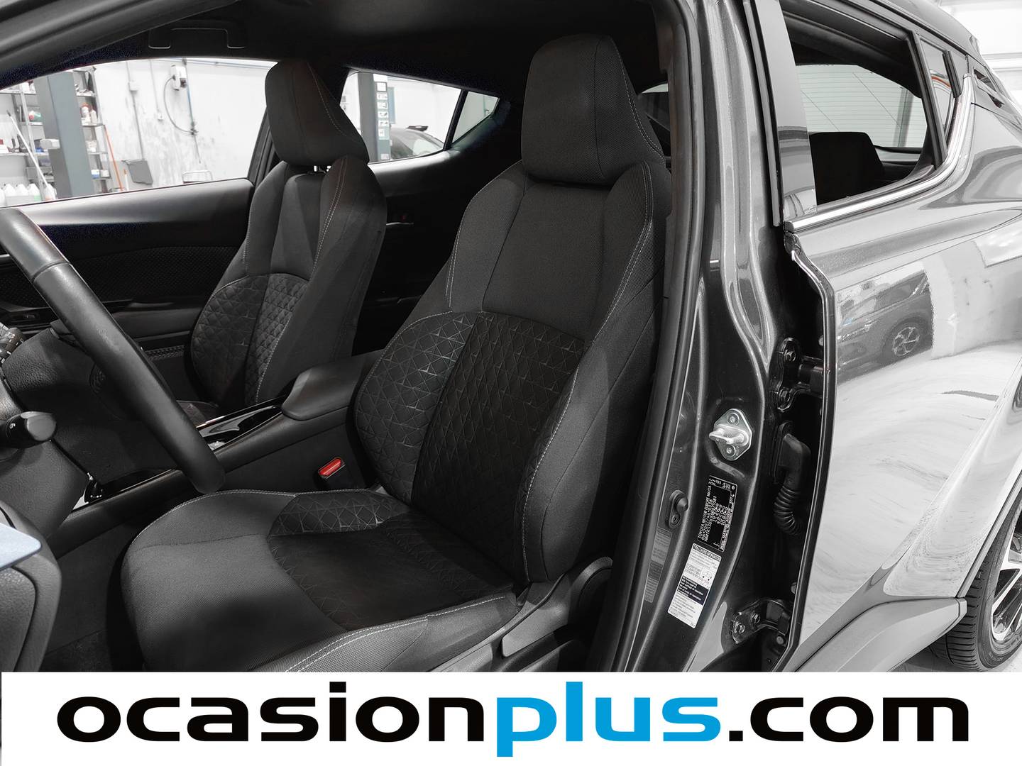 Foto Toyota C-HR Toyota C-HR 180H Advance (184 CV)