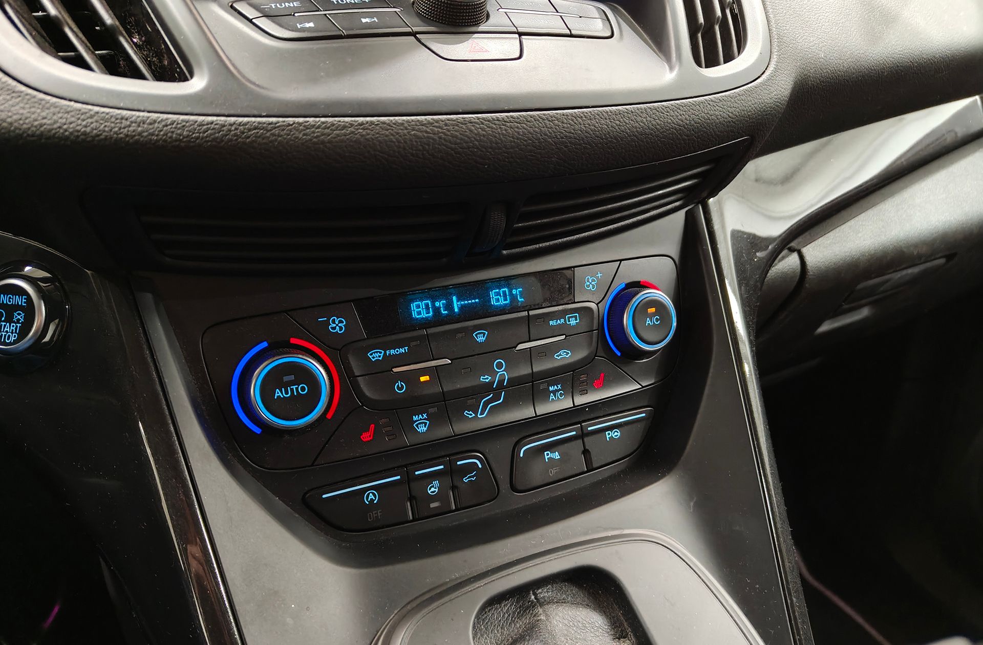 Ford Kuga 1.5 EcoBoost Trend+ 4x4 - foto 33