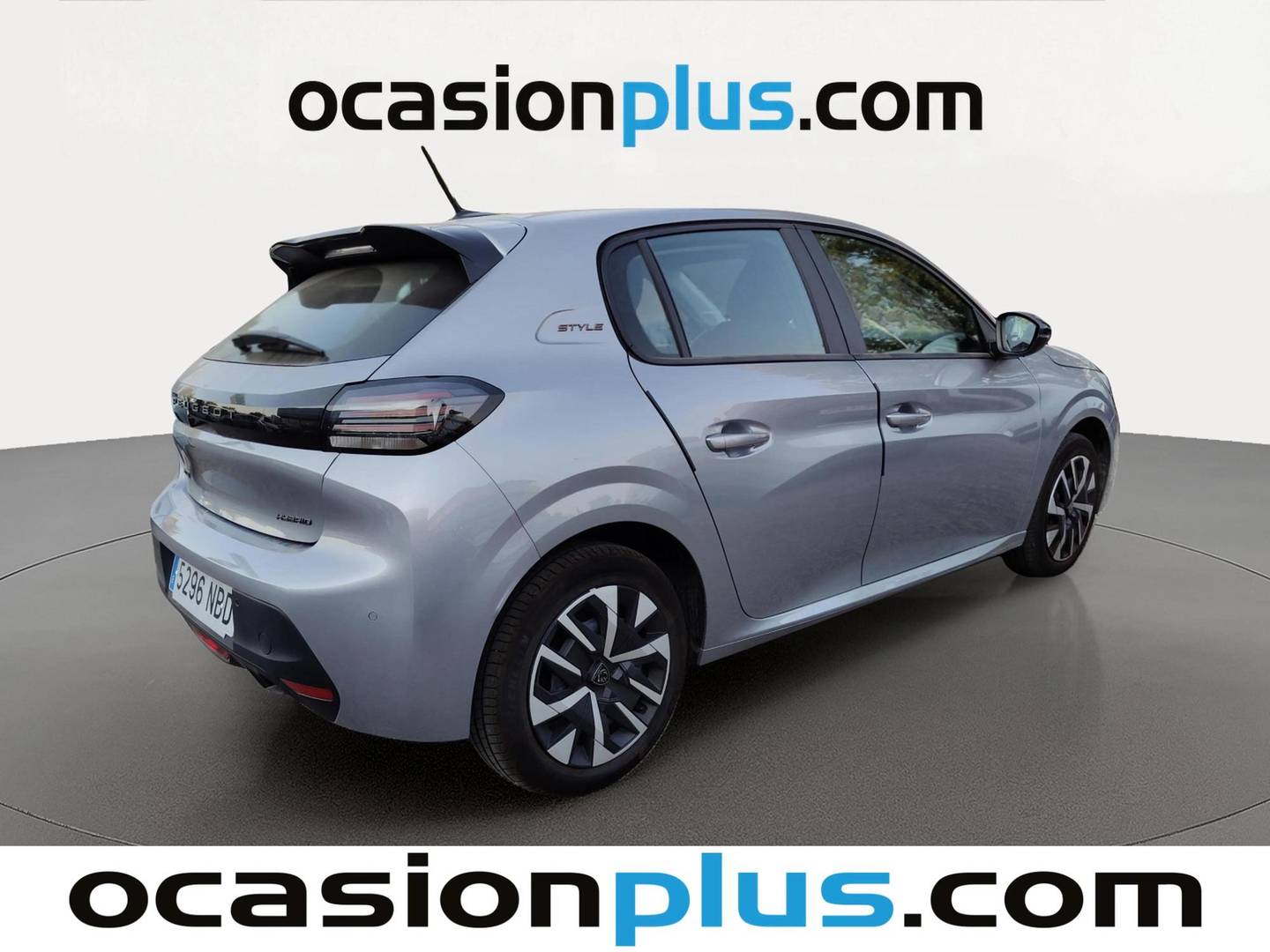 Foto trasera Peugeot 208 Peugeot 208 Style Hybrid 110 eDCS6 (110 CV) derecha