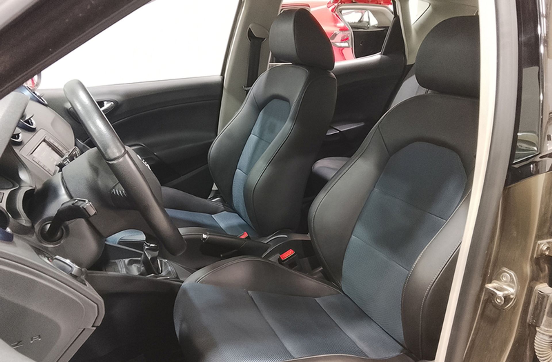 SEAT Ibiza 1.2 TSI Style Connect - foto 9