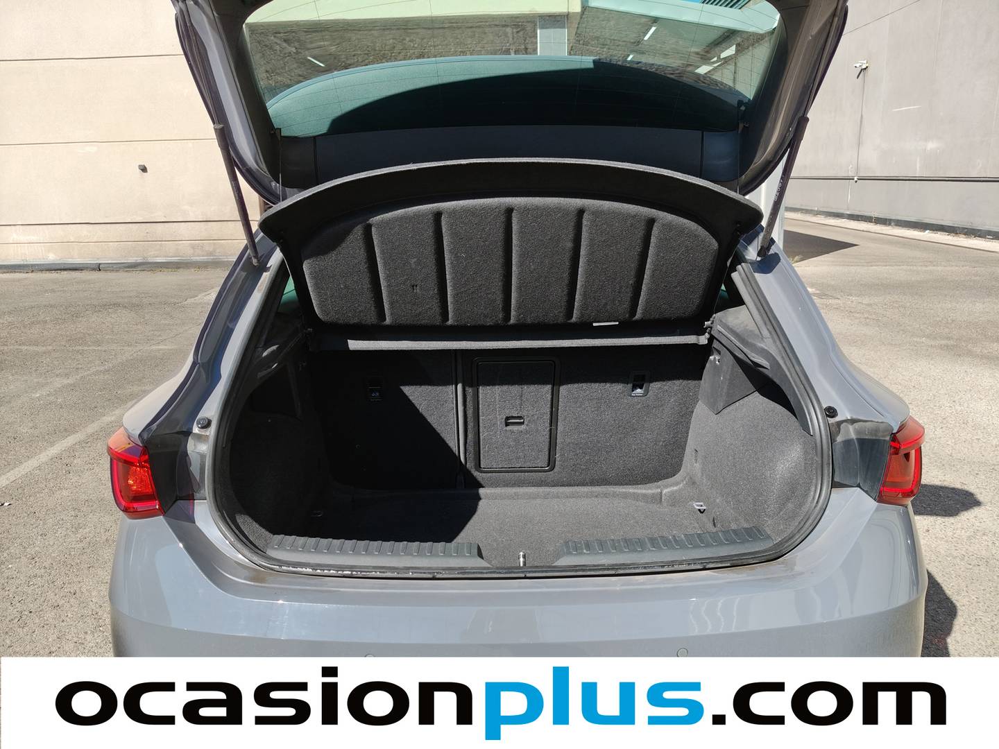 Fotos maletero Seat León Seat León 1.5 eTSI S&S FR Special Edition Vision DSG (150 CV)