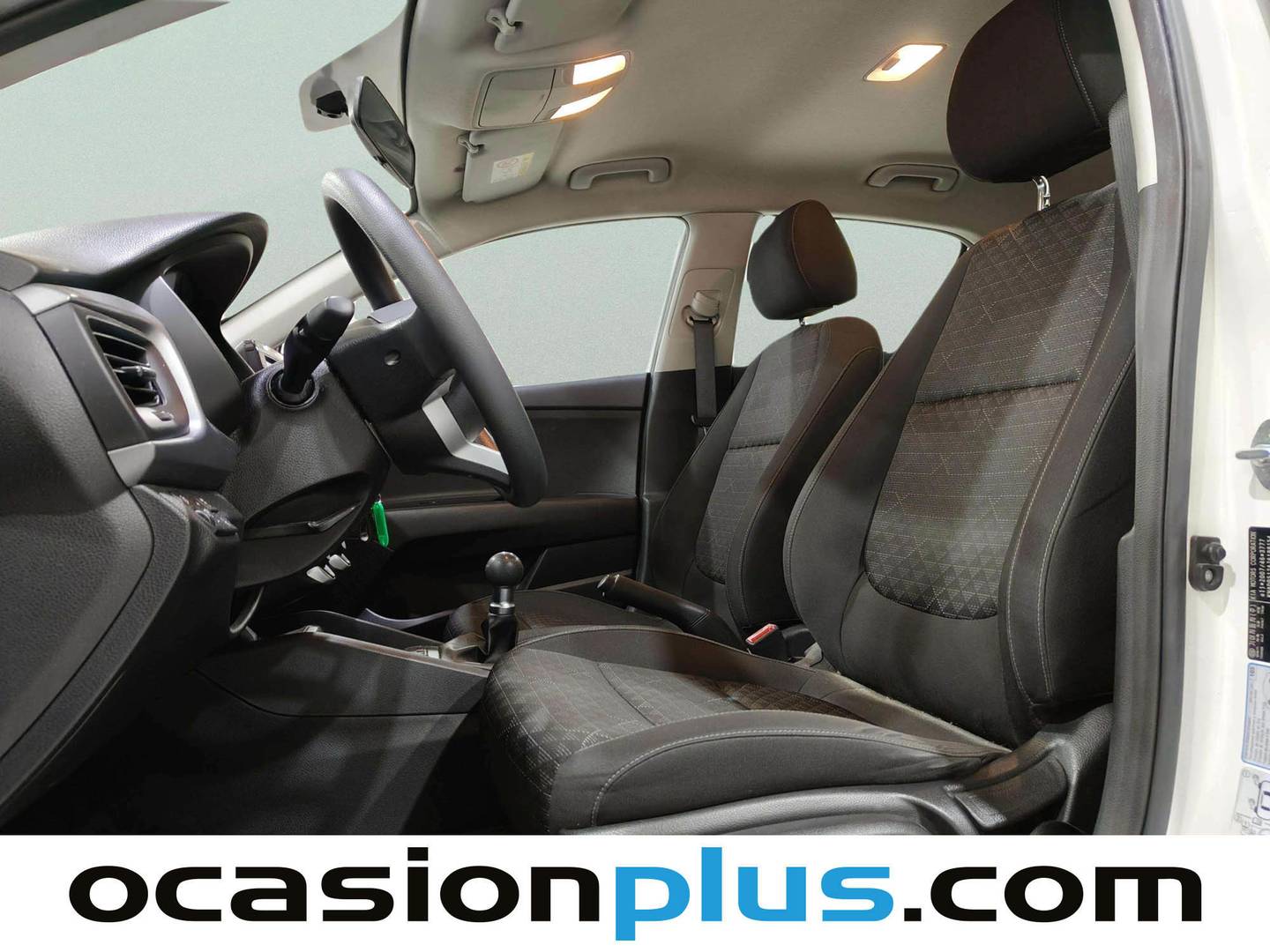 Foto asientos delanteros KIA Rio KIA Rio 1.2 CVVT Concept (84 CV)
