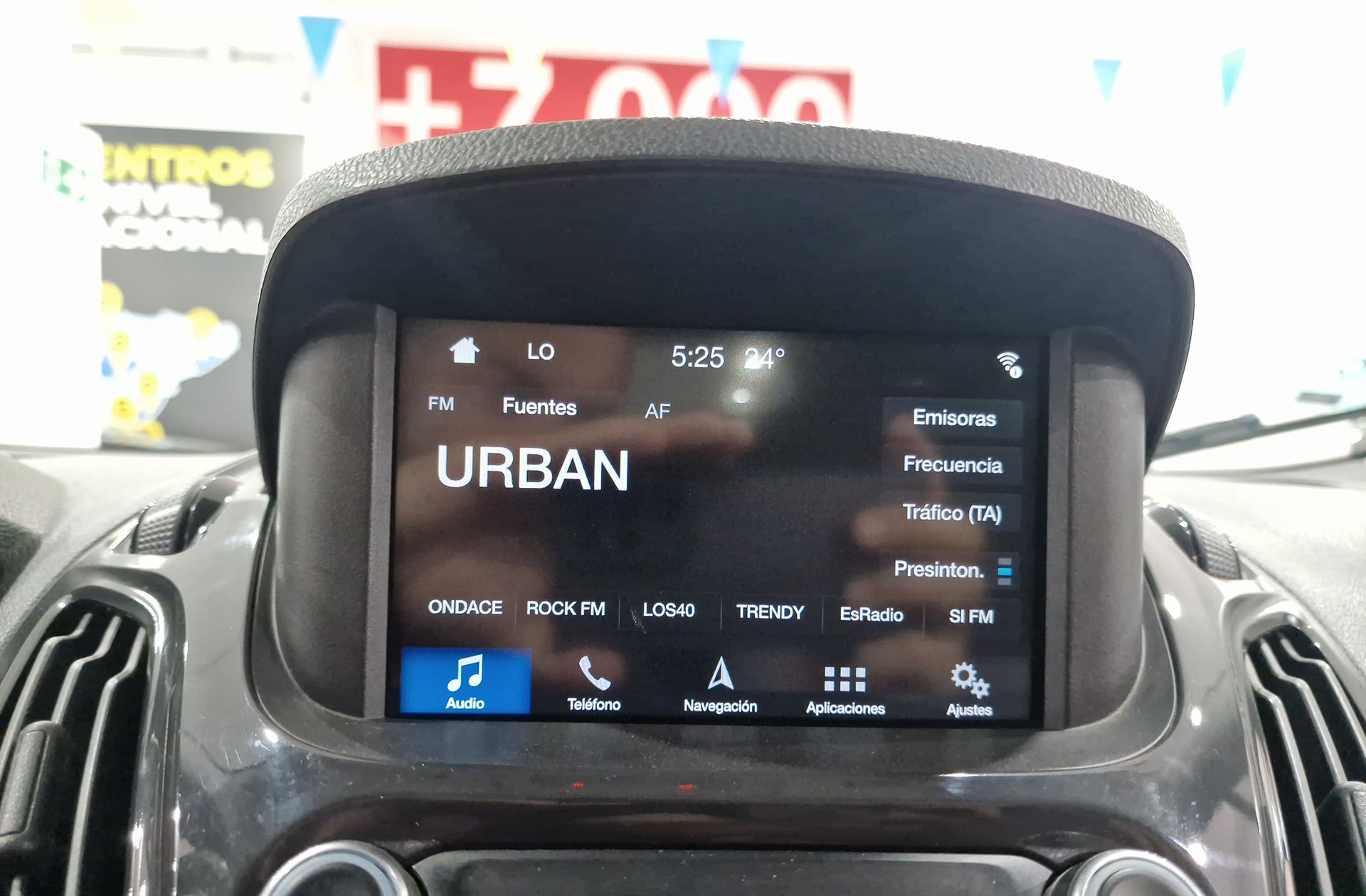 Ford Tourneo Courier 1.0 EcoBoost Titanium - foto 28