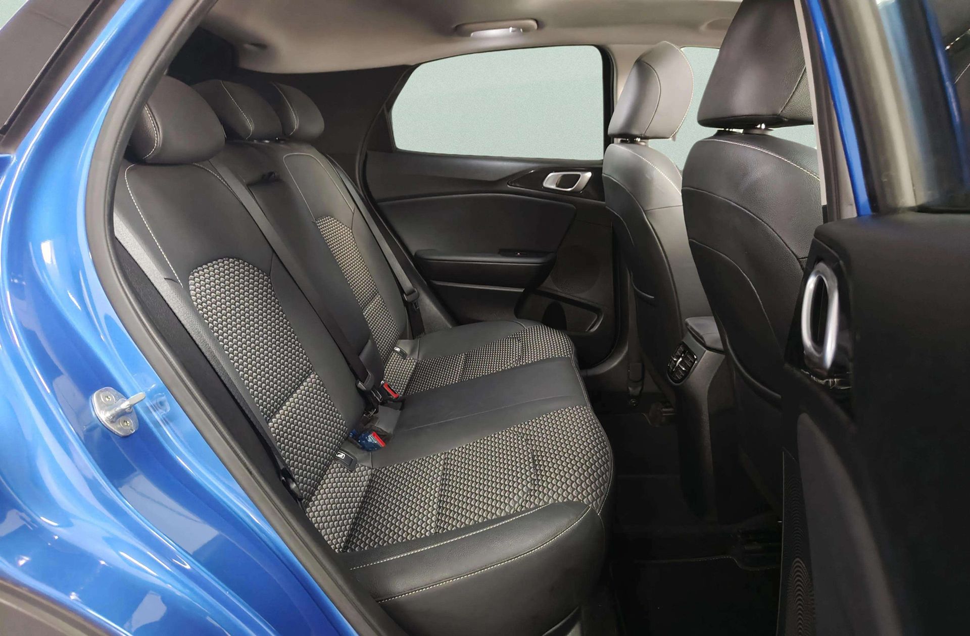 Kia XCeed 1.5 MHEV iMT Emotion - foto 22
