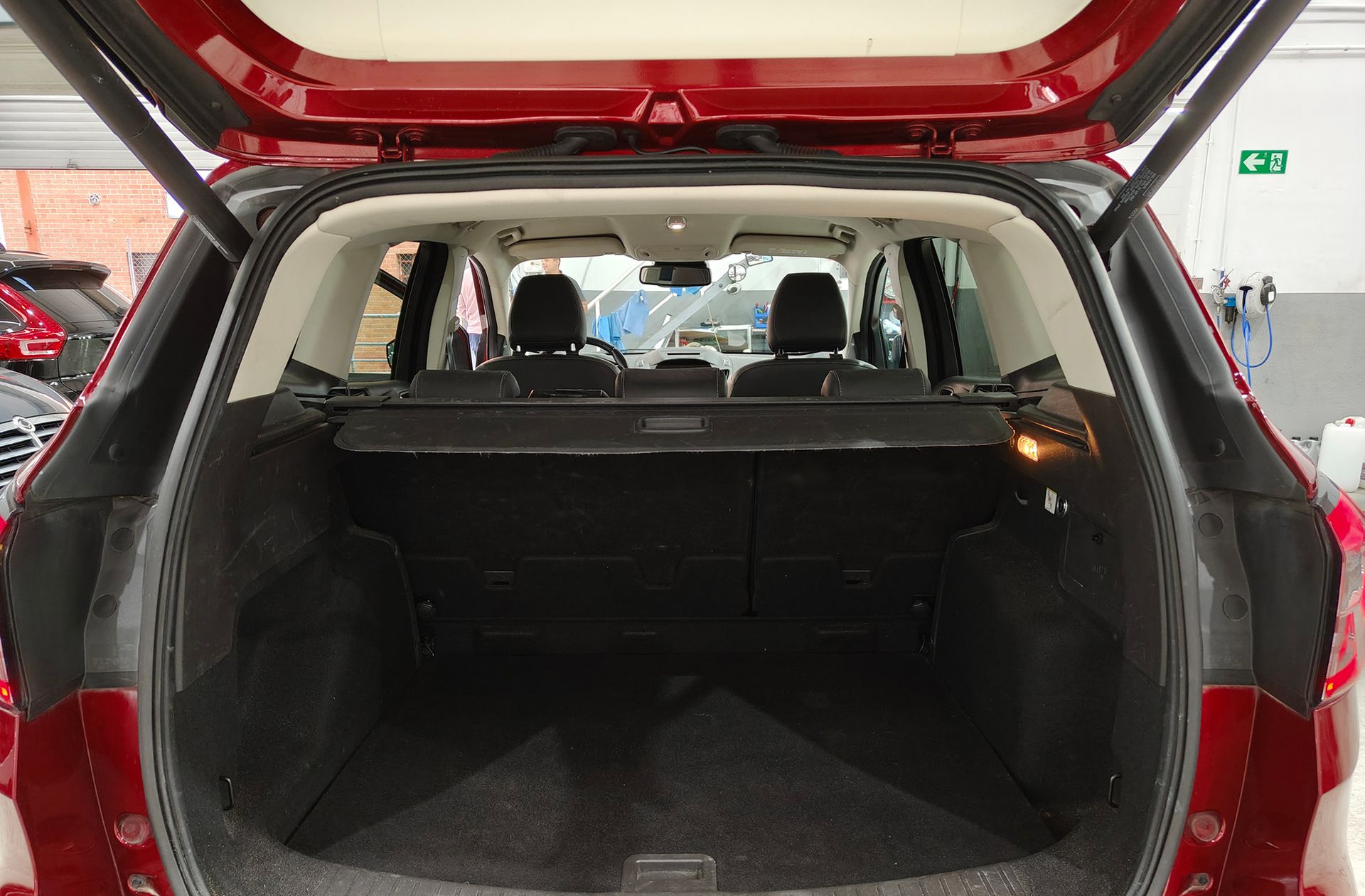 Ford Kuga 1.5 EcoBoost Trend+ 4x4 - foto 17