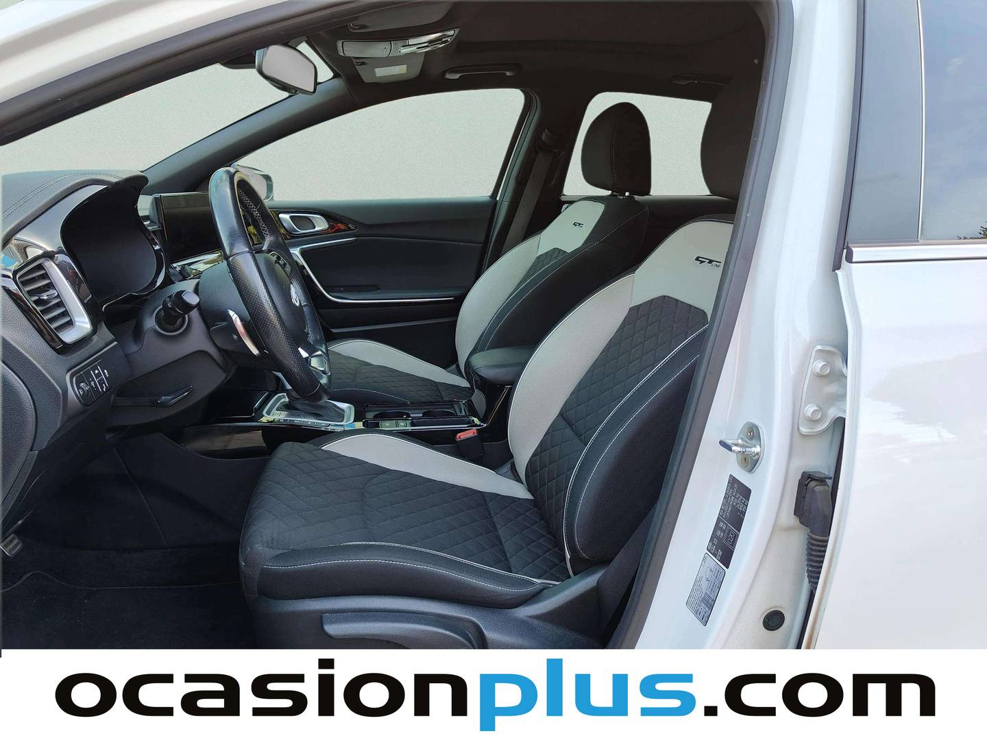 Foto asientos delanteros KIA Ceed KIA Ceed 1.6 MHEV GT Line DCT (136 CV)