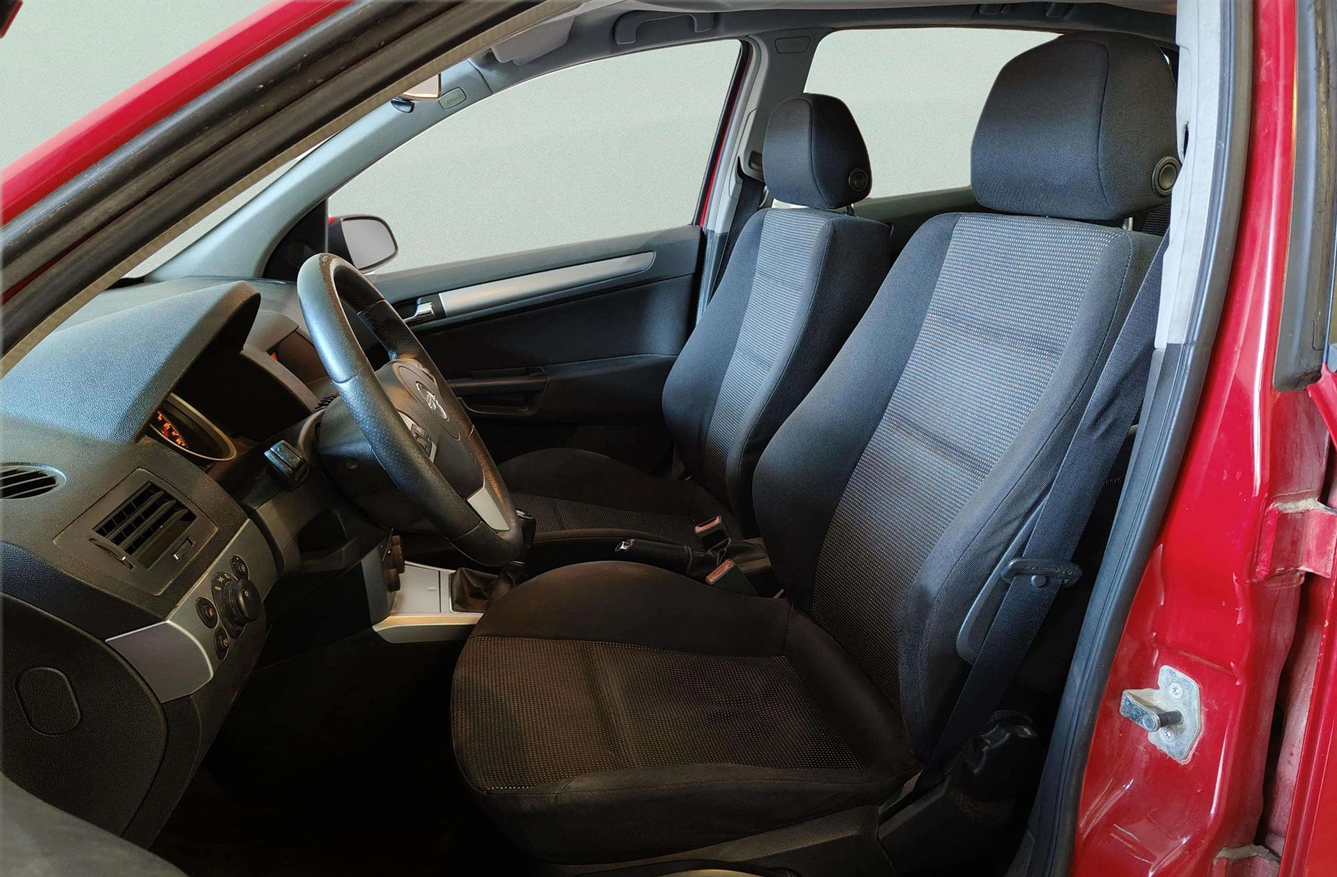 Opel Astra 1.6 Sport - foto 9